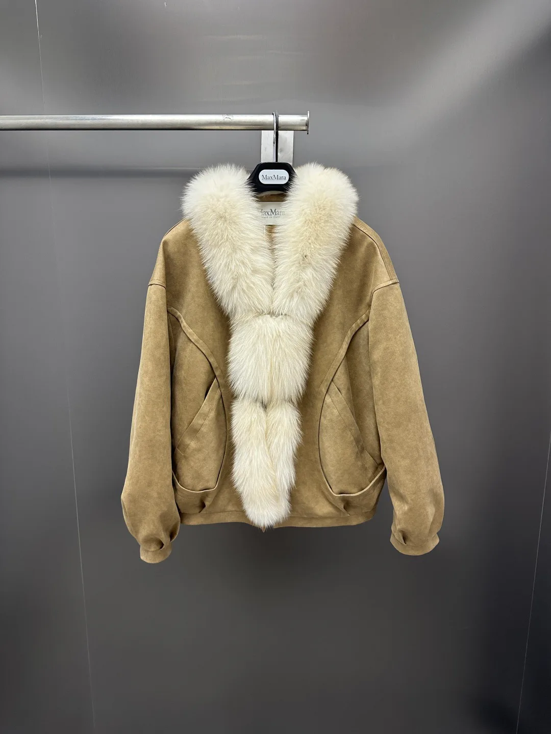Куртки И Пуховики Женские Max Mara 18702439