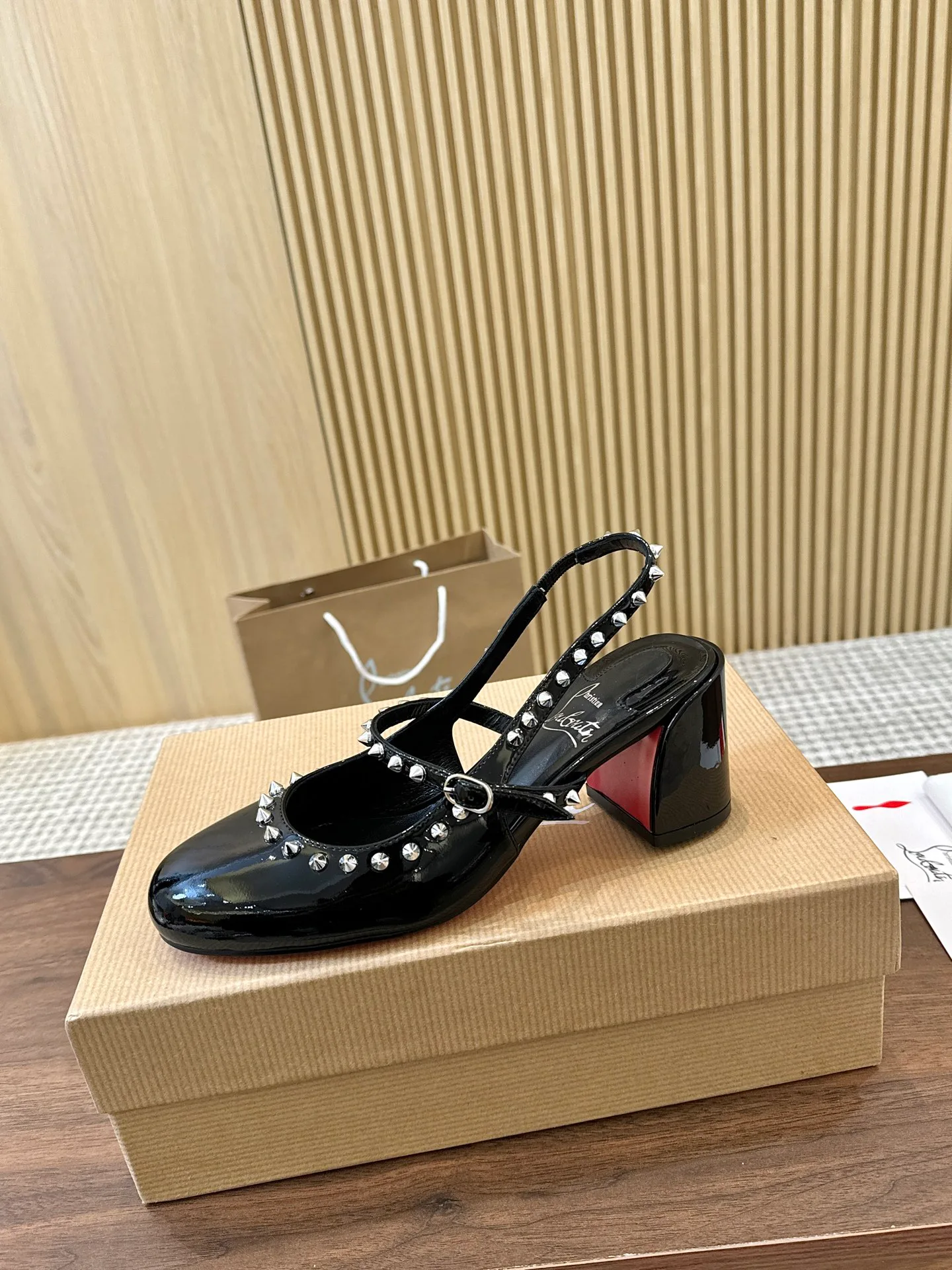 Туфли Женские Christian Louboutin 1856065