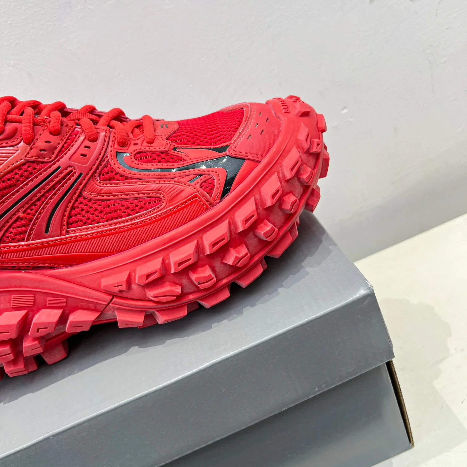 Кроссовки Женские Balenciaga 6428068