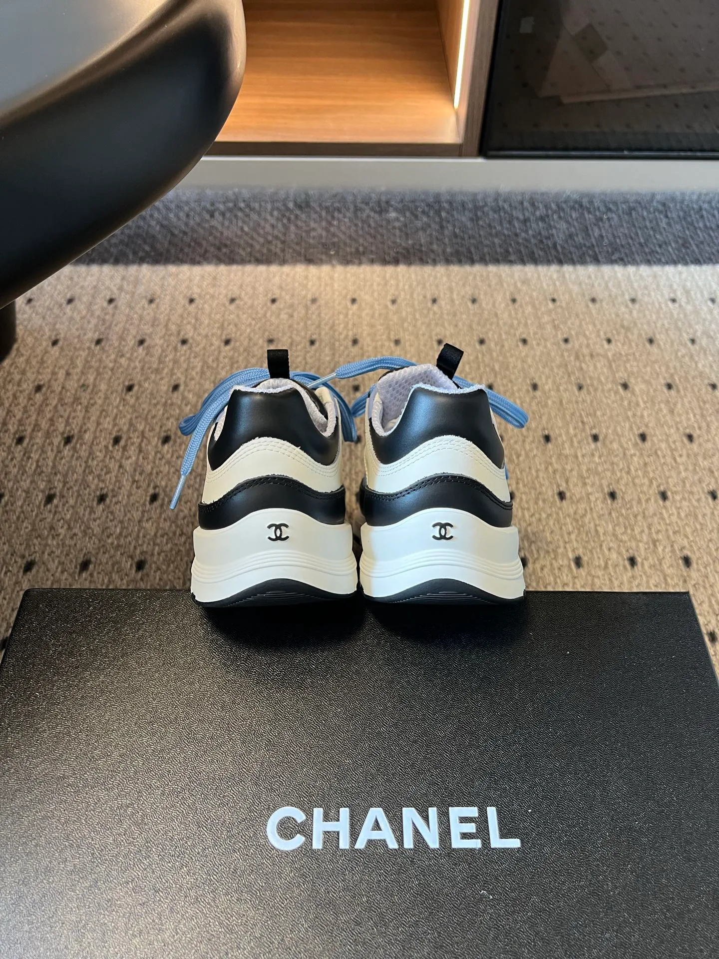 Кроссовки Женские Chanel 18726908