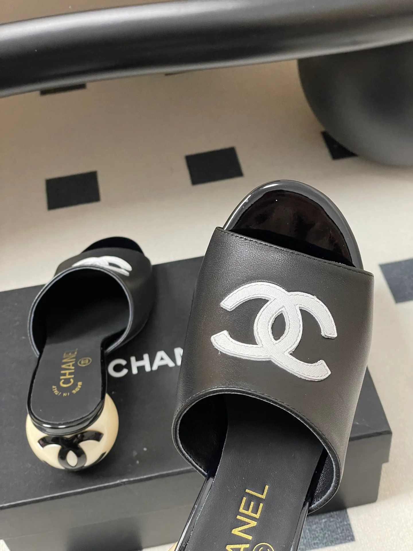 Босоножки Женские Chanel 10993911