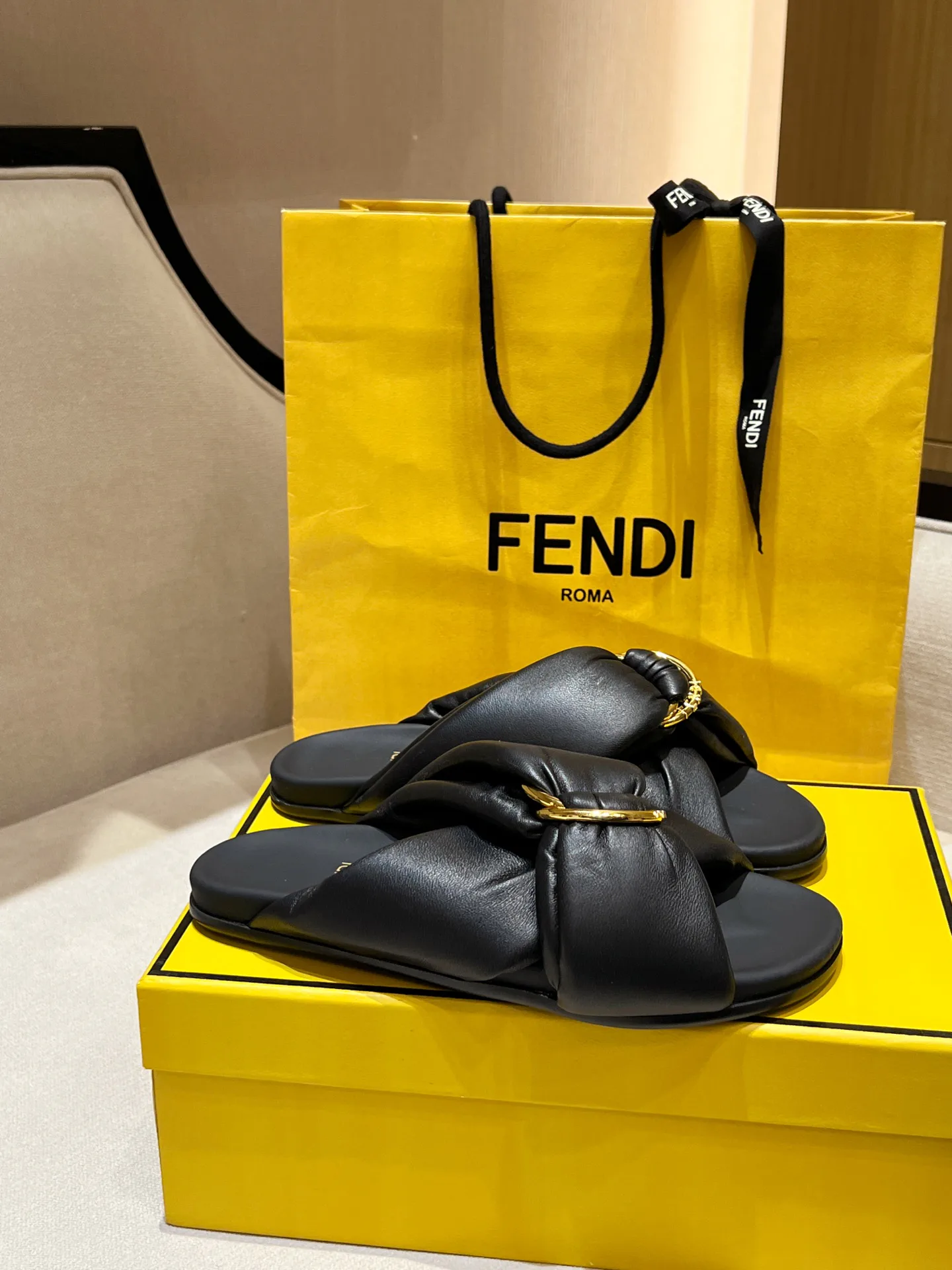 Шлепанцы Женские Fendi 21529