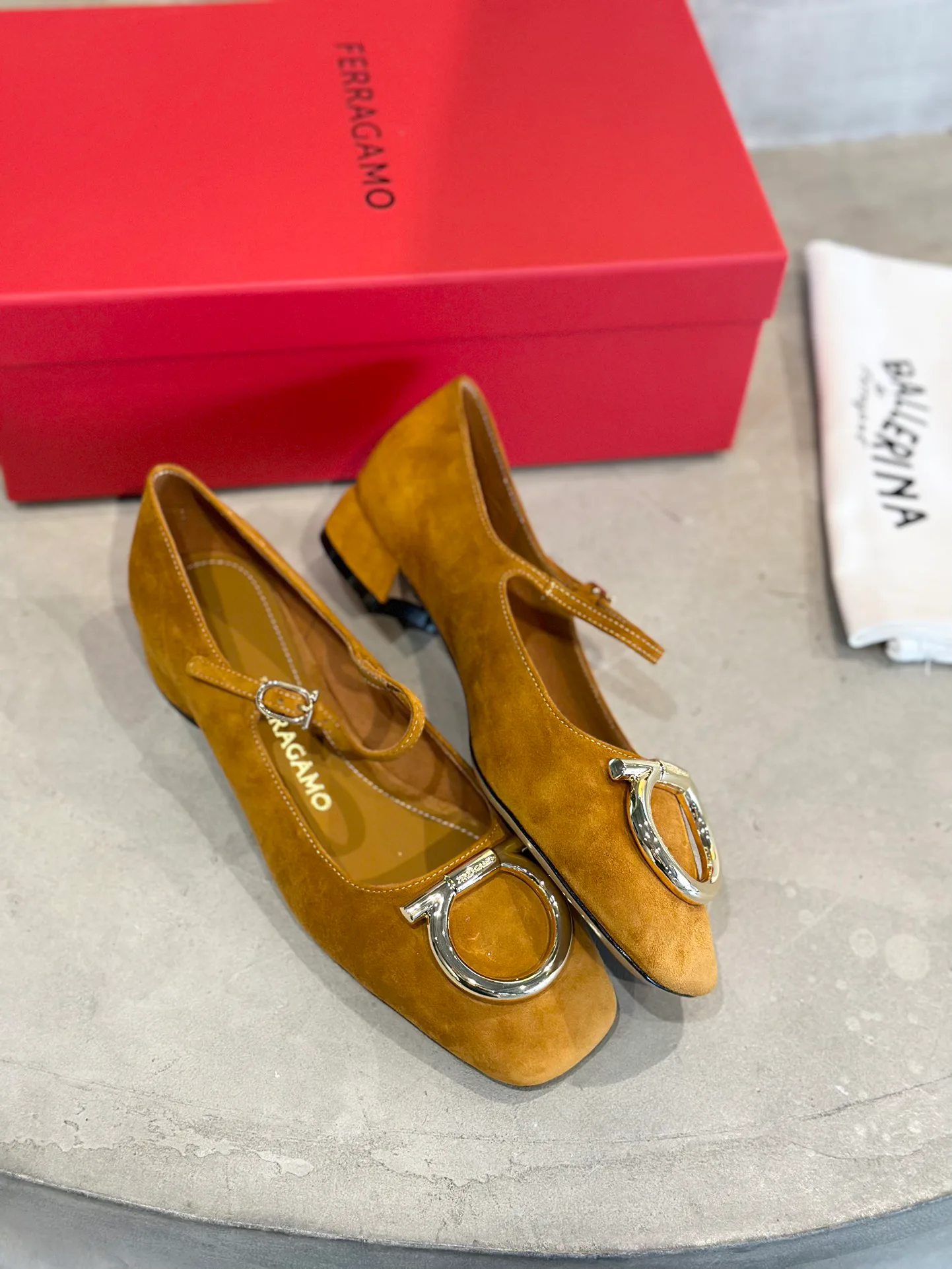 Туфли Женские Salvatore Ferragamo 13368436