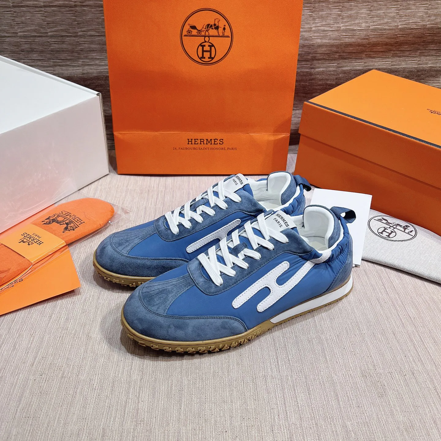 Кроссовки Женские Hermes 17749544