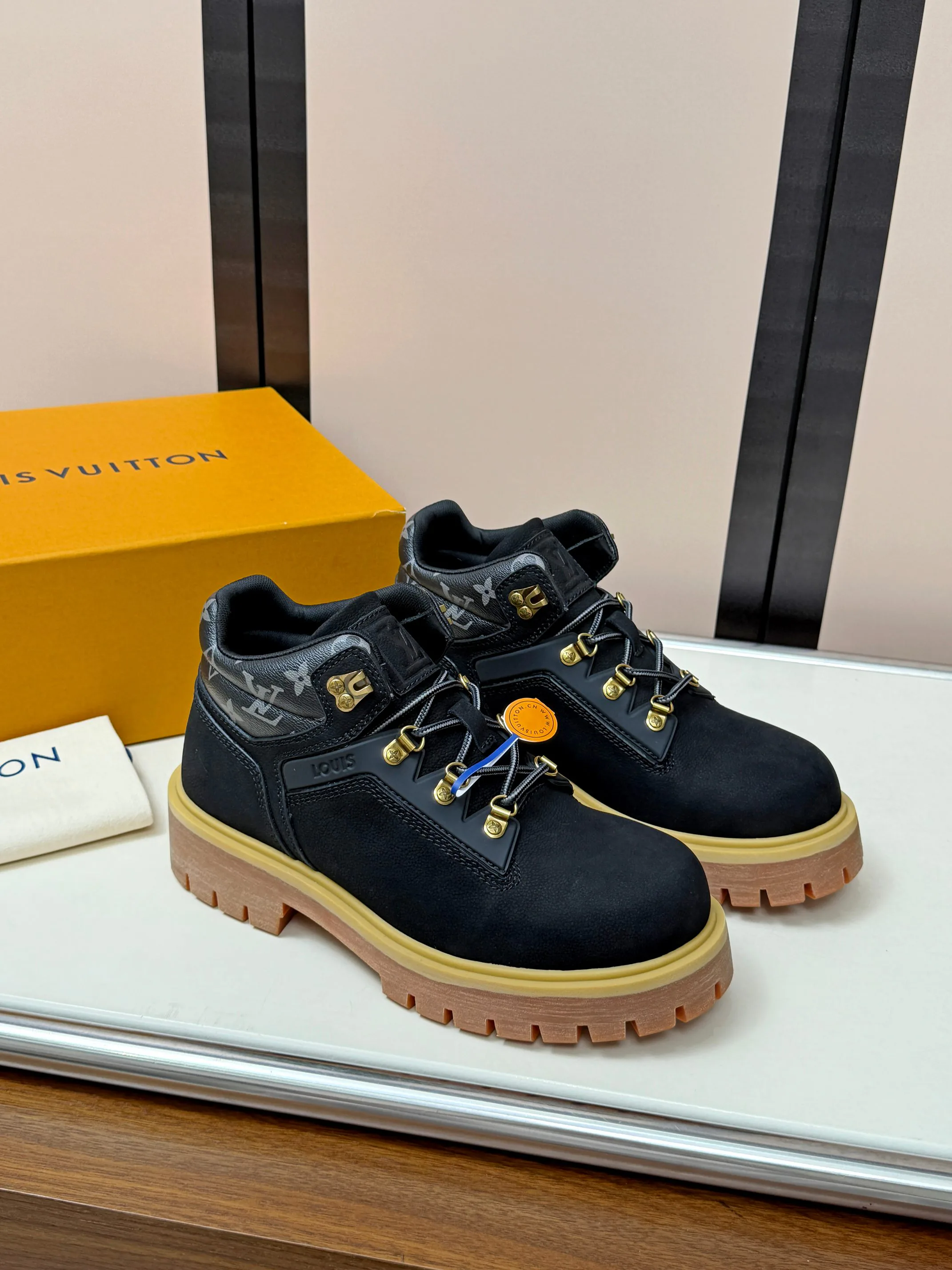 Ботинки Мужские Louis Vuitton 18417470