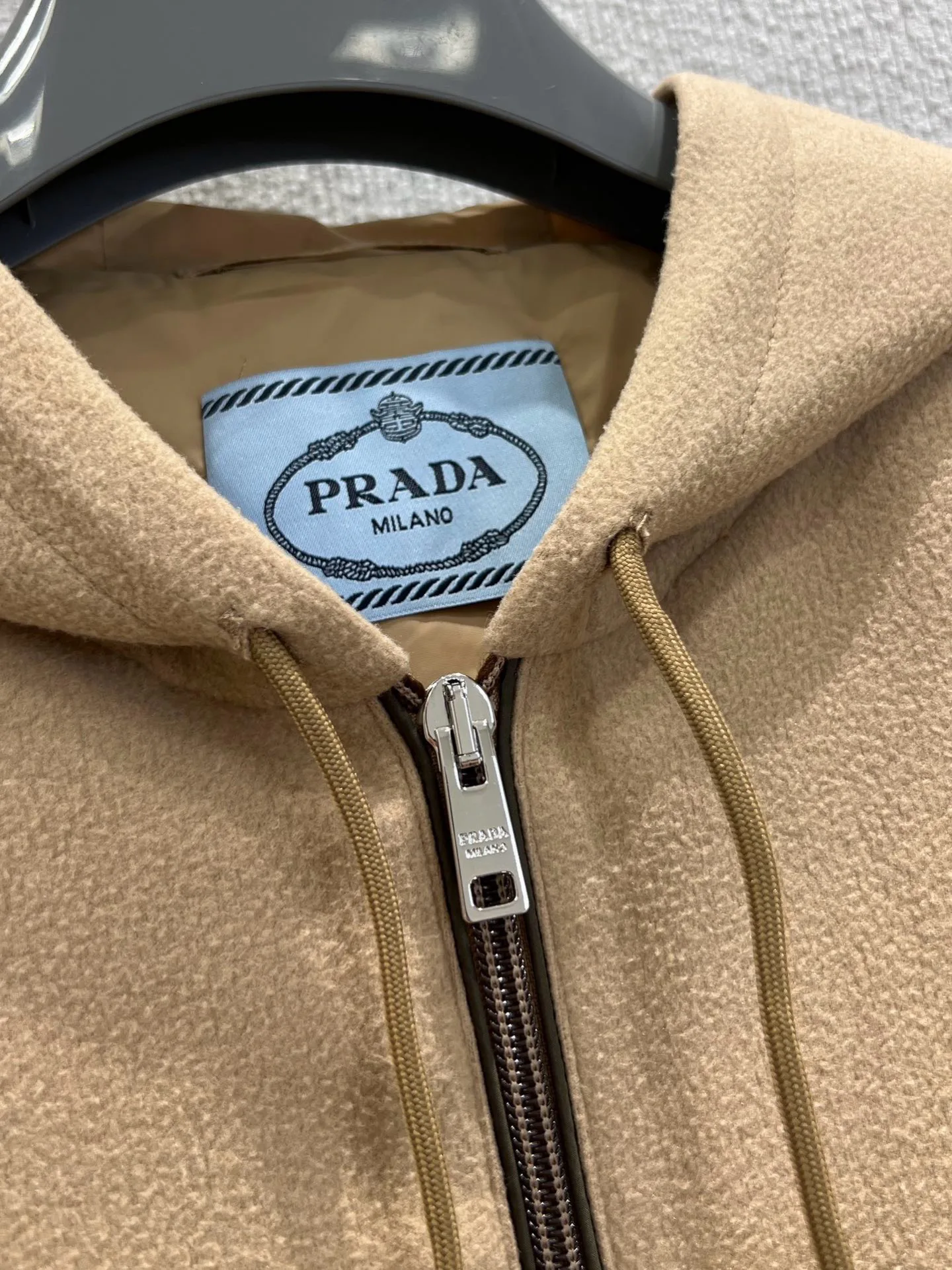 Куртки И Пуховики Женские Prada 18141085