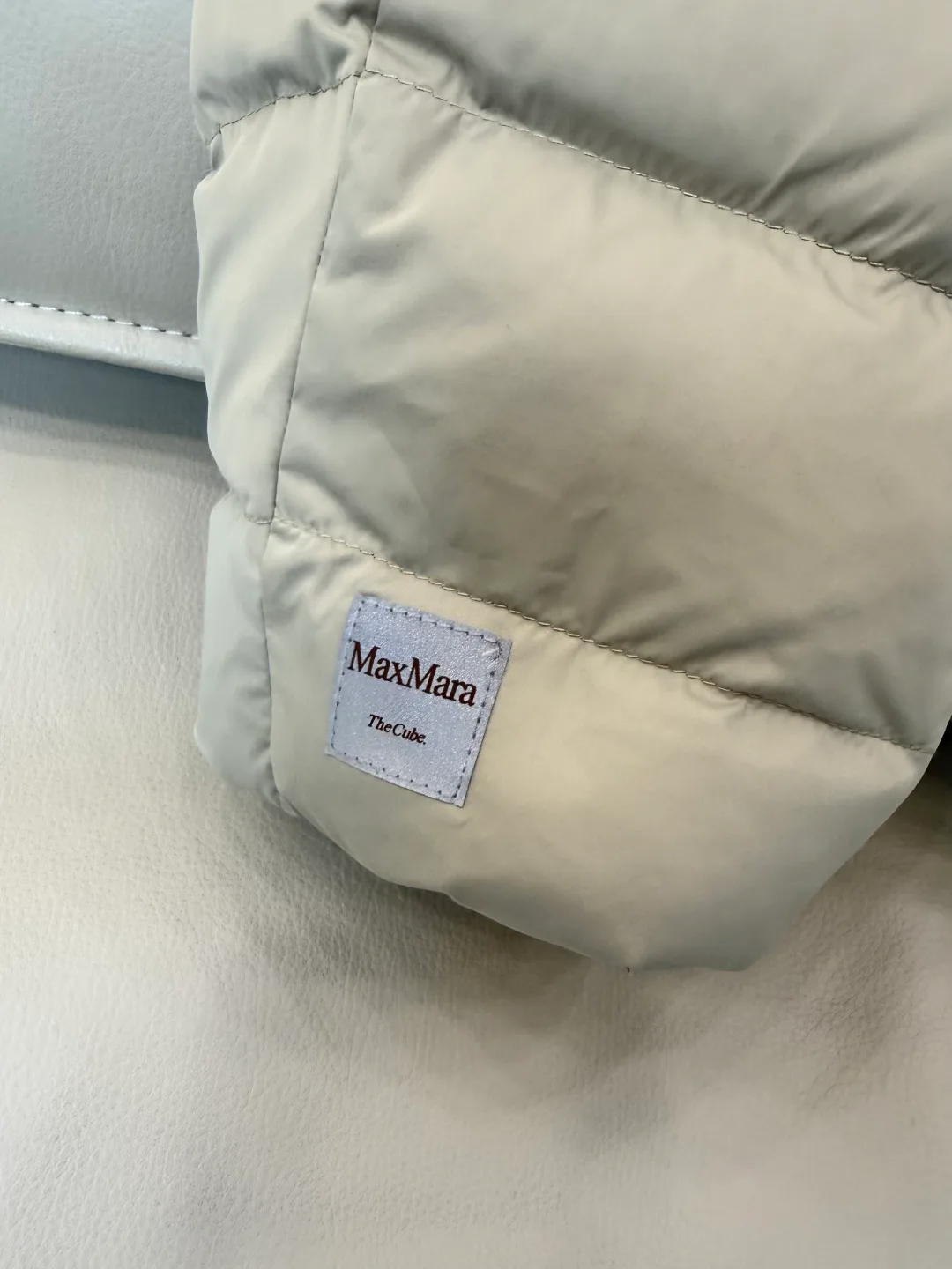 Куртки И Пуховики Женские Max Mara 18226362