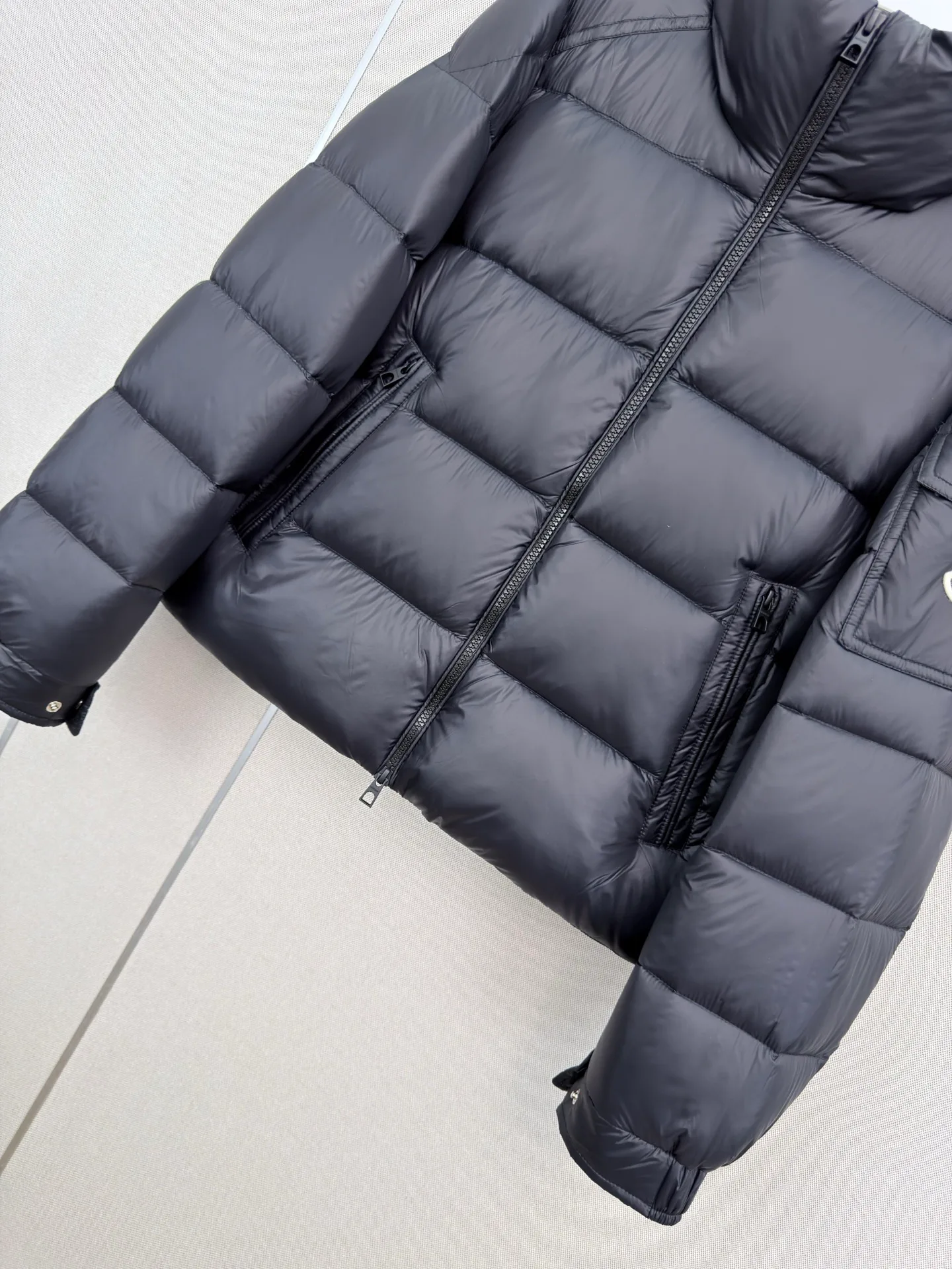 Куртки И Пуховики Женские Moncler 18439408