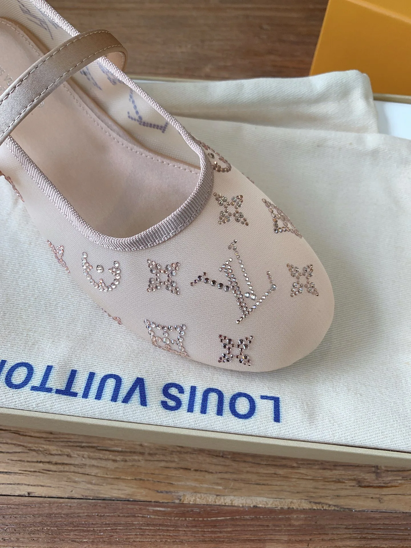 Балетки Женские Louis Vuitton 18365399