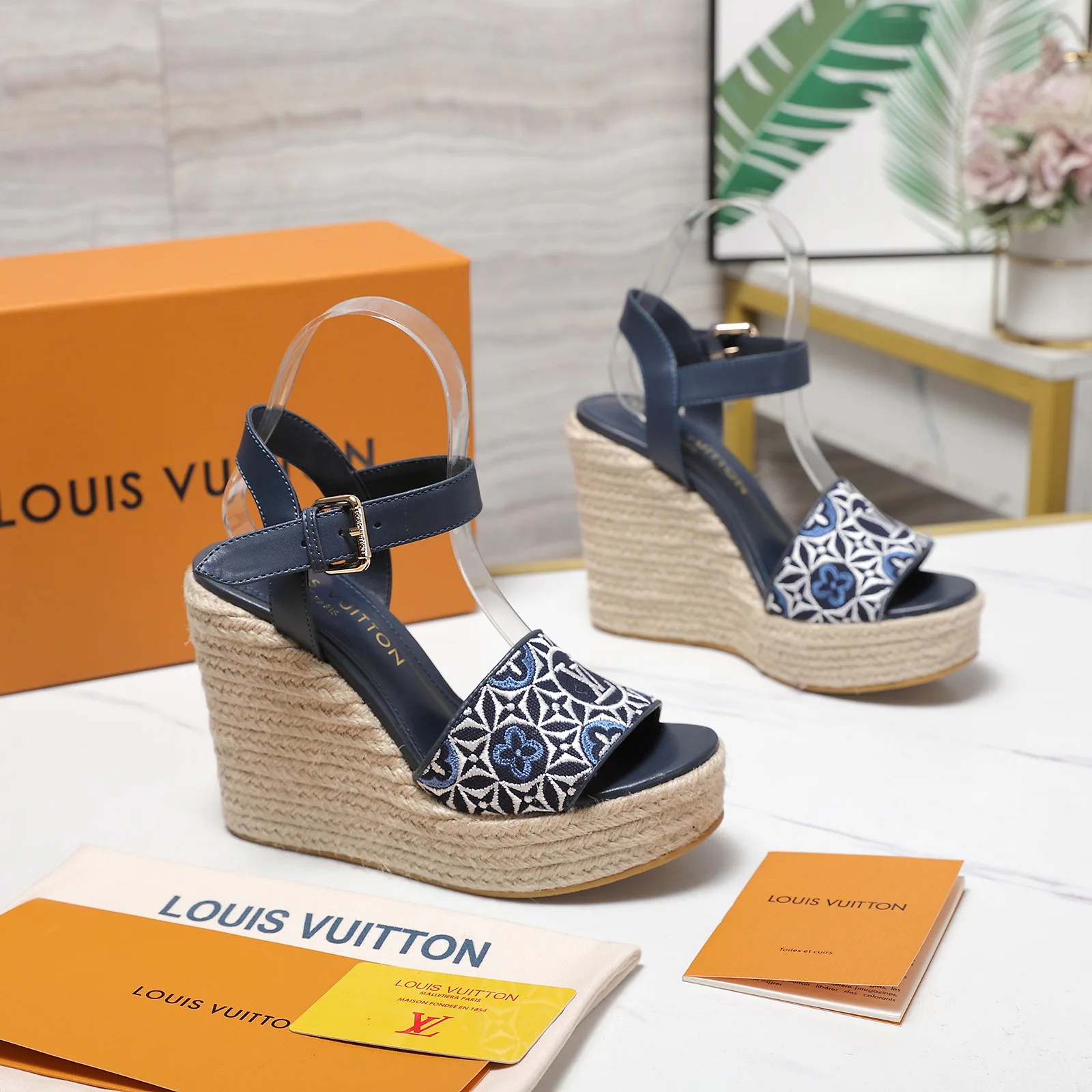 Босоножки Женские Louis Vuitton 1856174