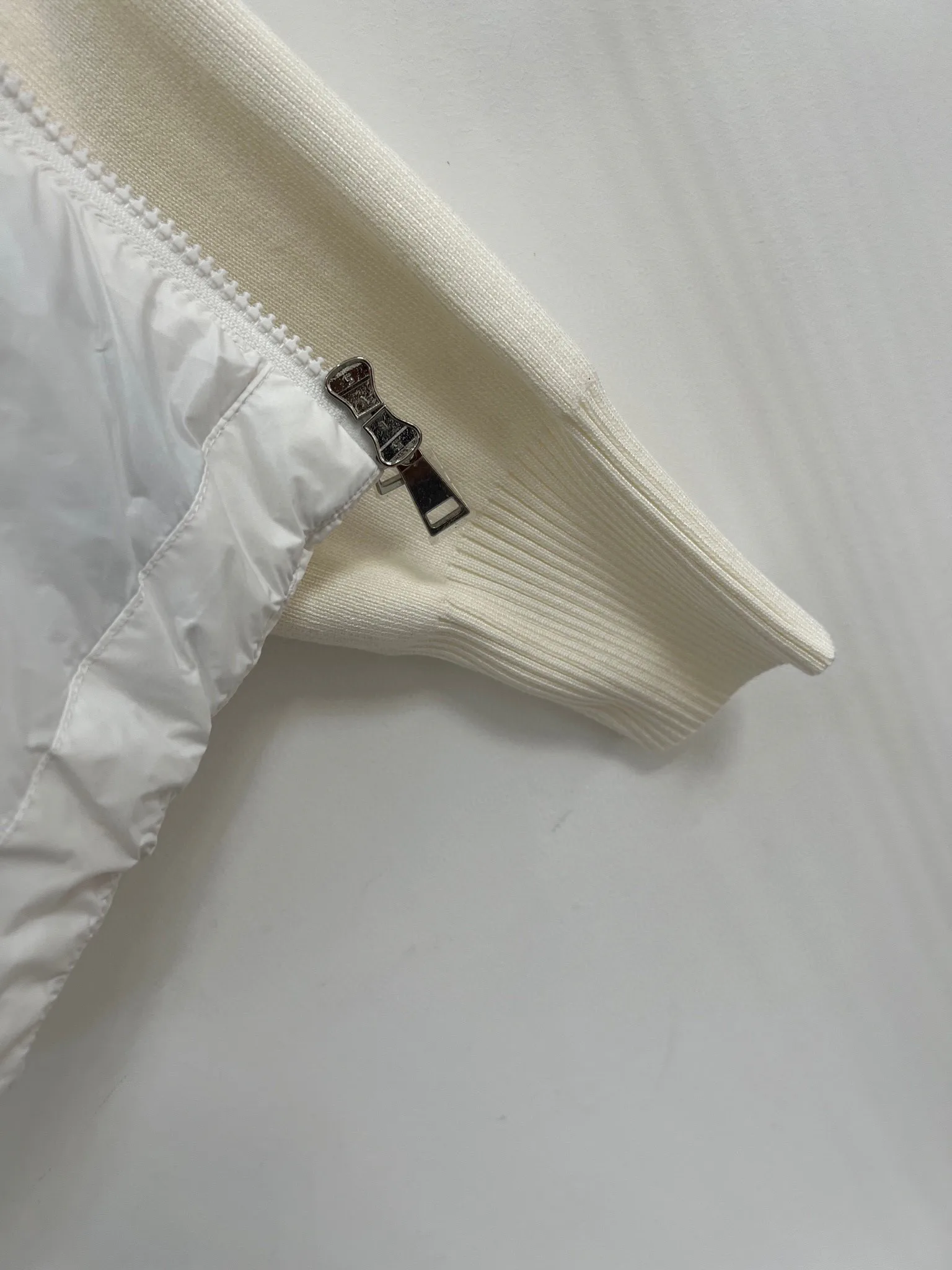 Куртки И Пуховики Женские Moncler 18415624