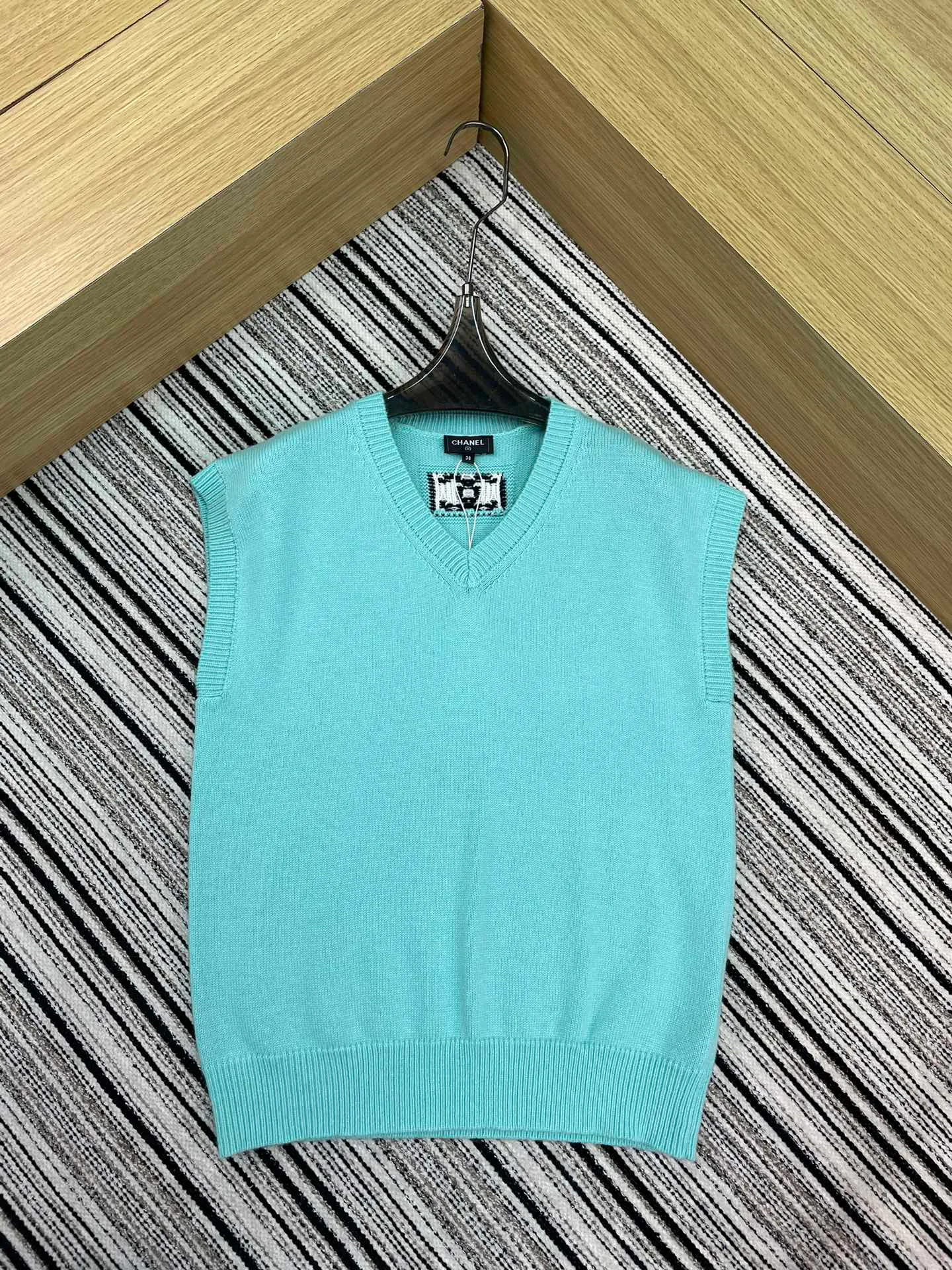 Жилеты Женские Chanel 2627071