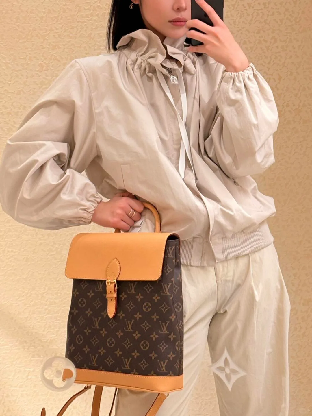 Куртки И Пуховики Женские Louis Vuitton 95310