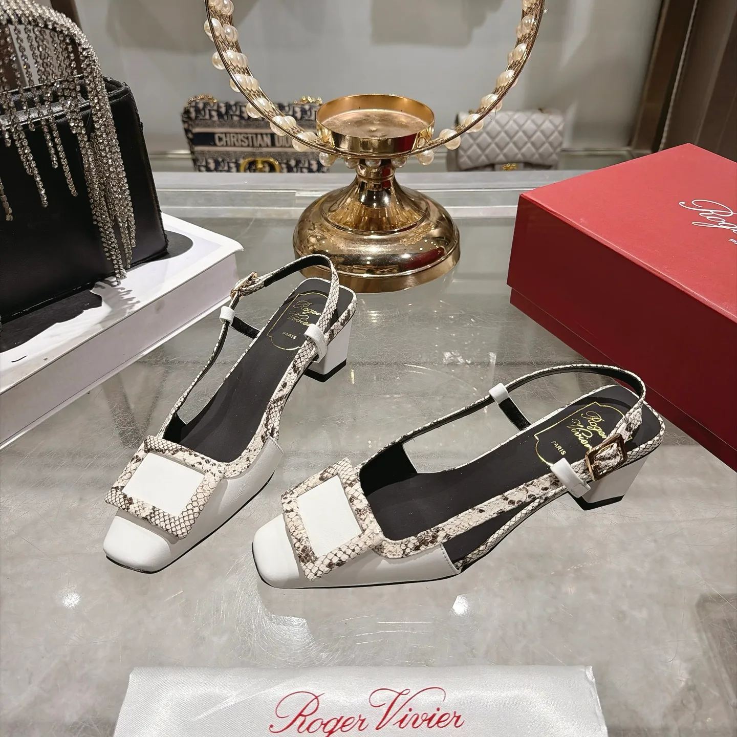 Босоножки Женские Roger Vivier 18844843