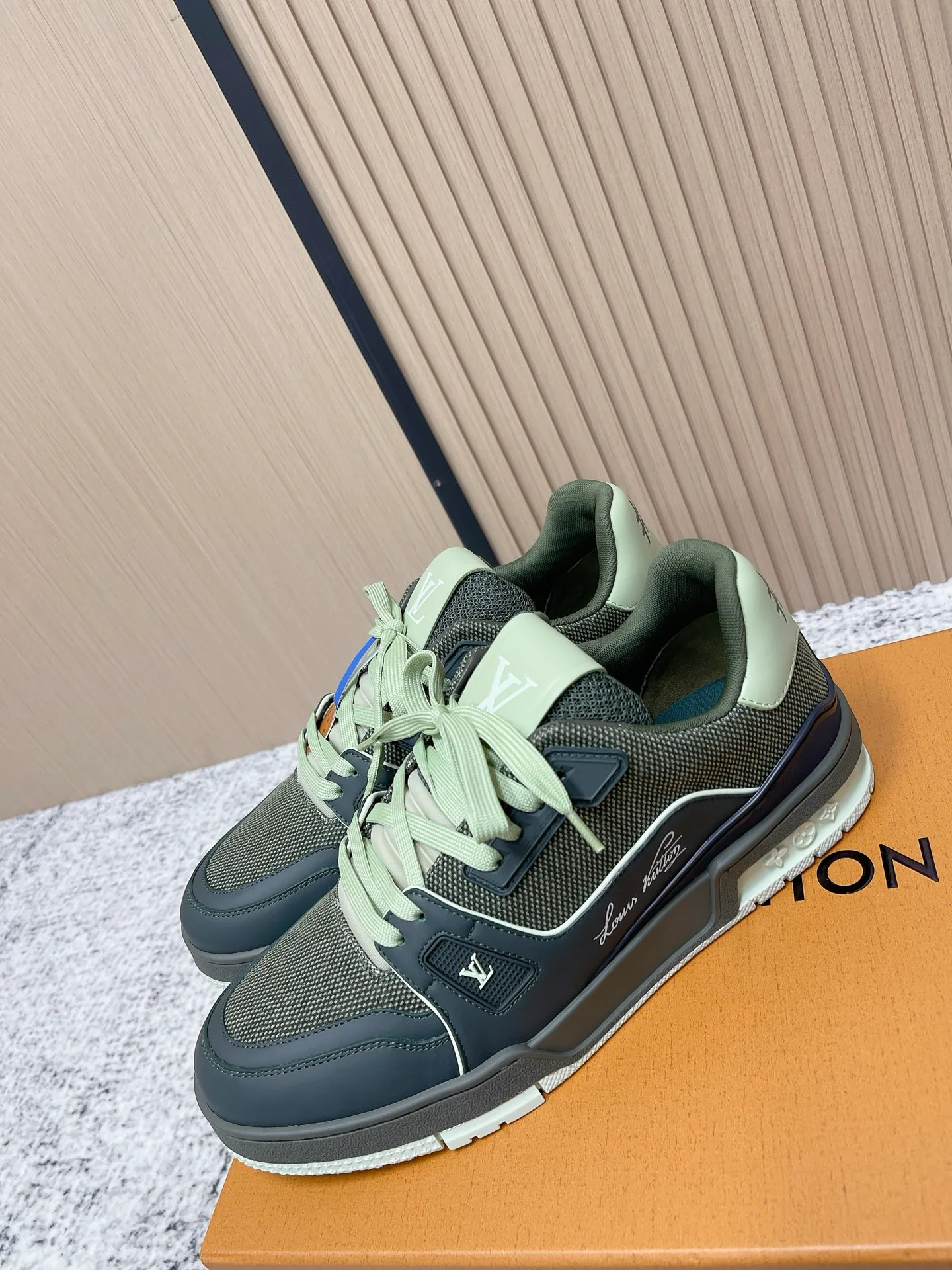 Кроссовки Женские Louis Vuitton 812183