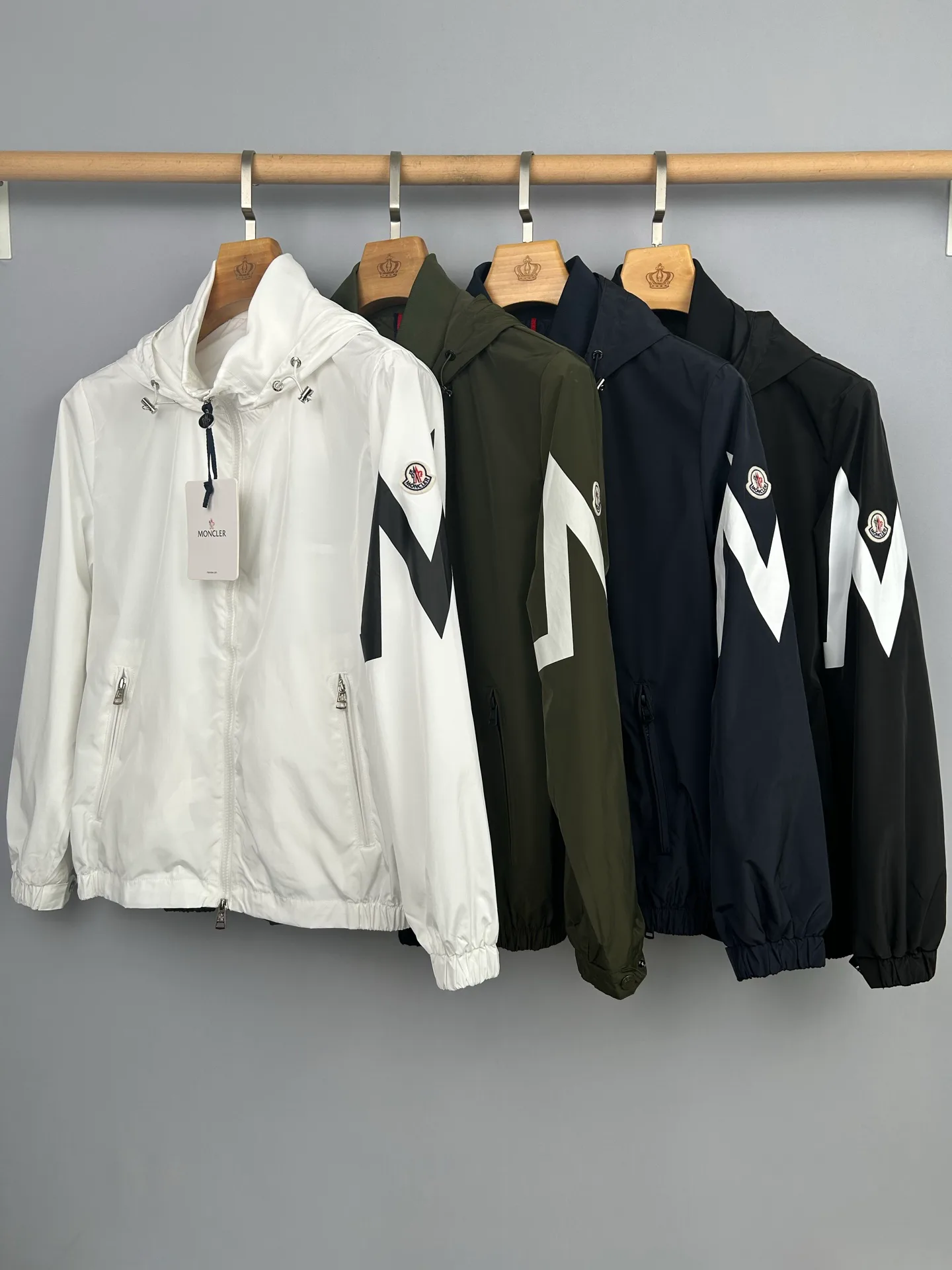 Куртки И Пуховики Мужские Moncler 13137534