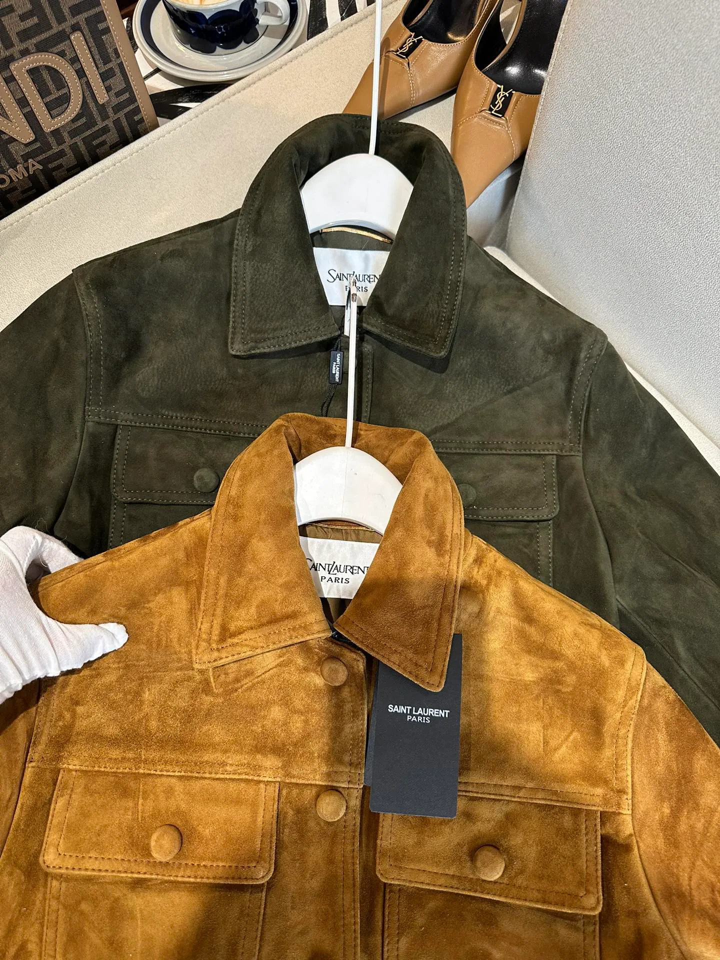 Кожаные Куртки И Дублёнки Женские Saint Laurent 5045574