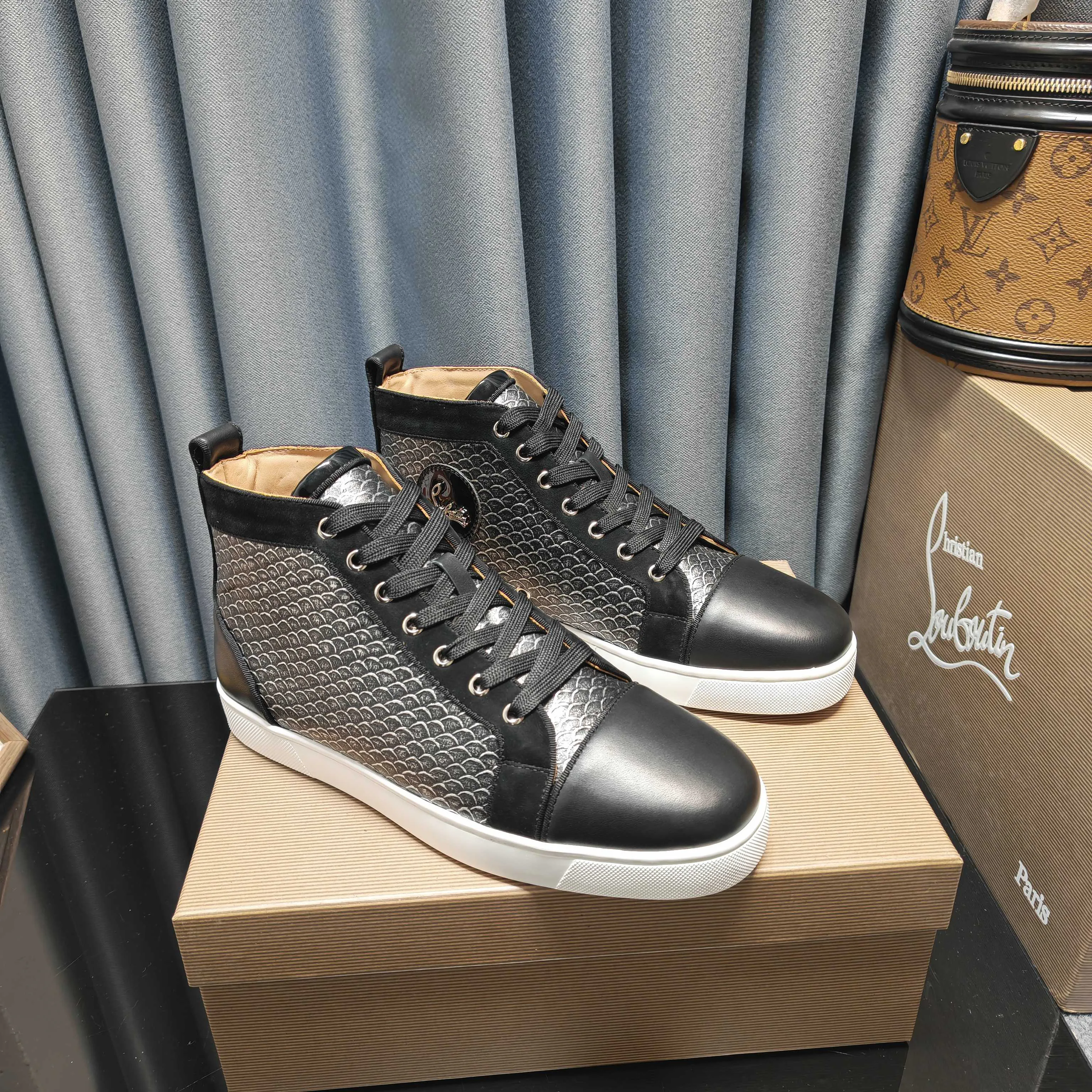 Кеды Женские Christian Louboutin 3958084