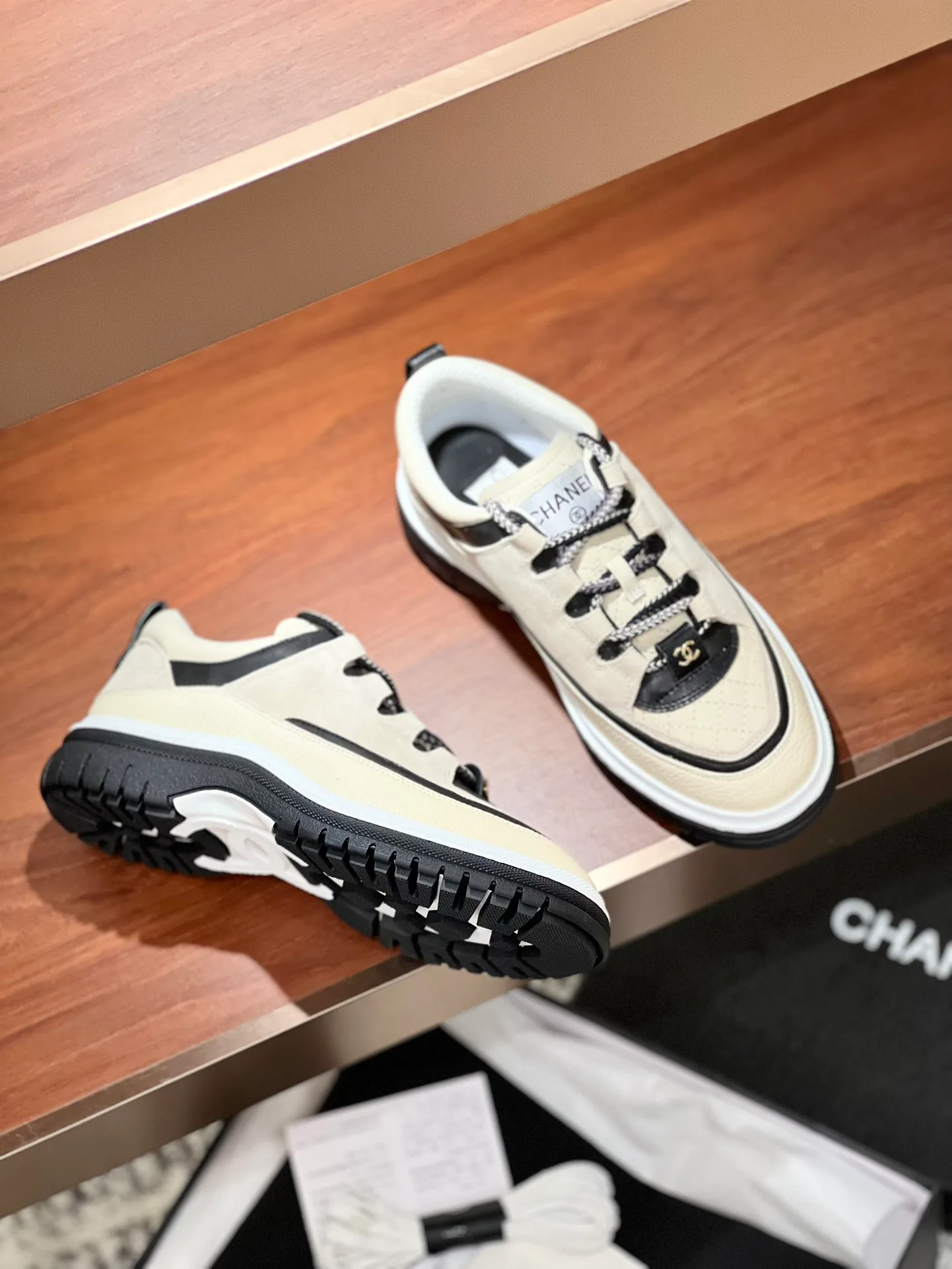 Кроссовки Женские Chanel 1021196