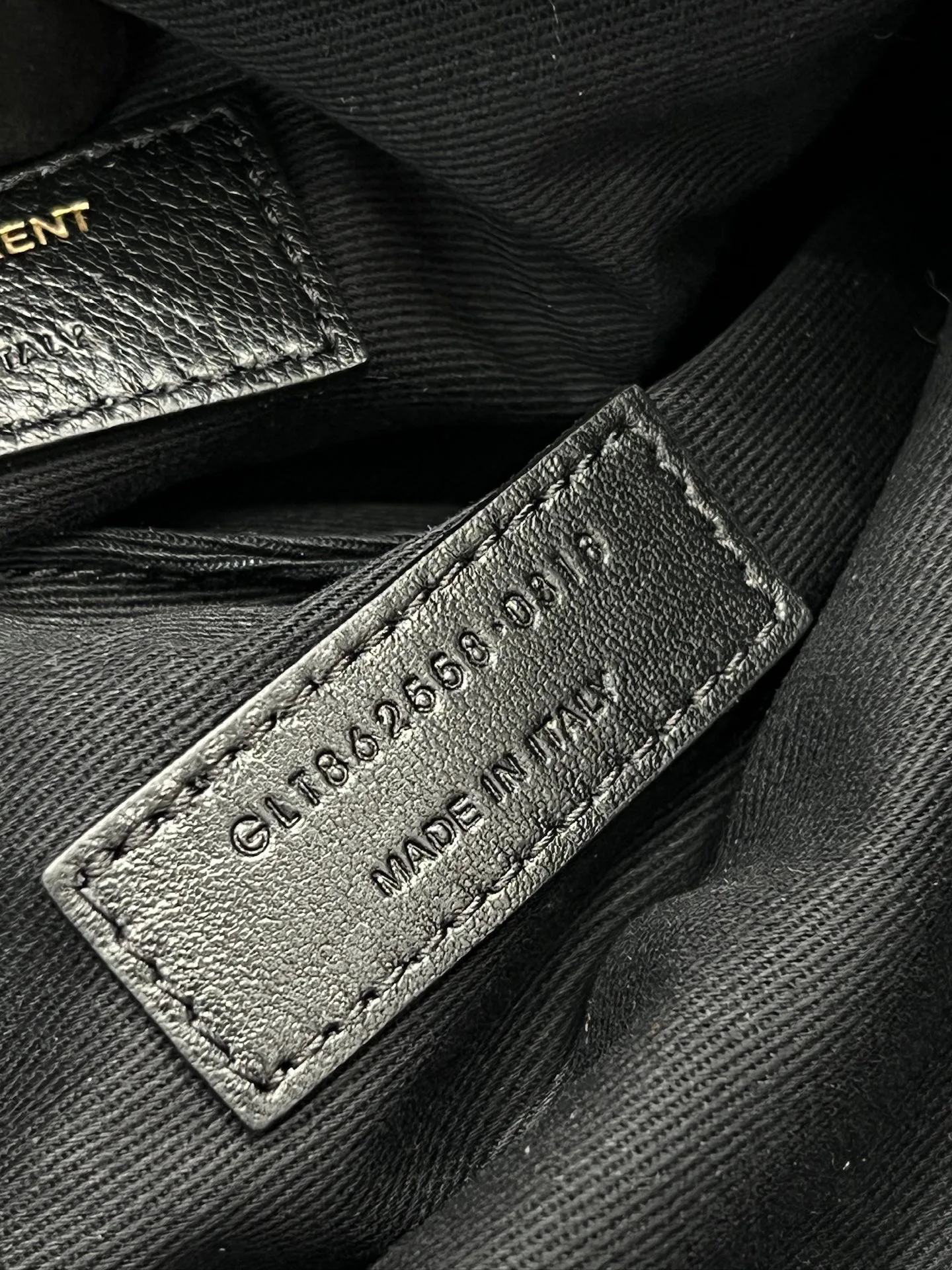 Классические Сумки Женские Saint Laurent 3905506