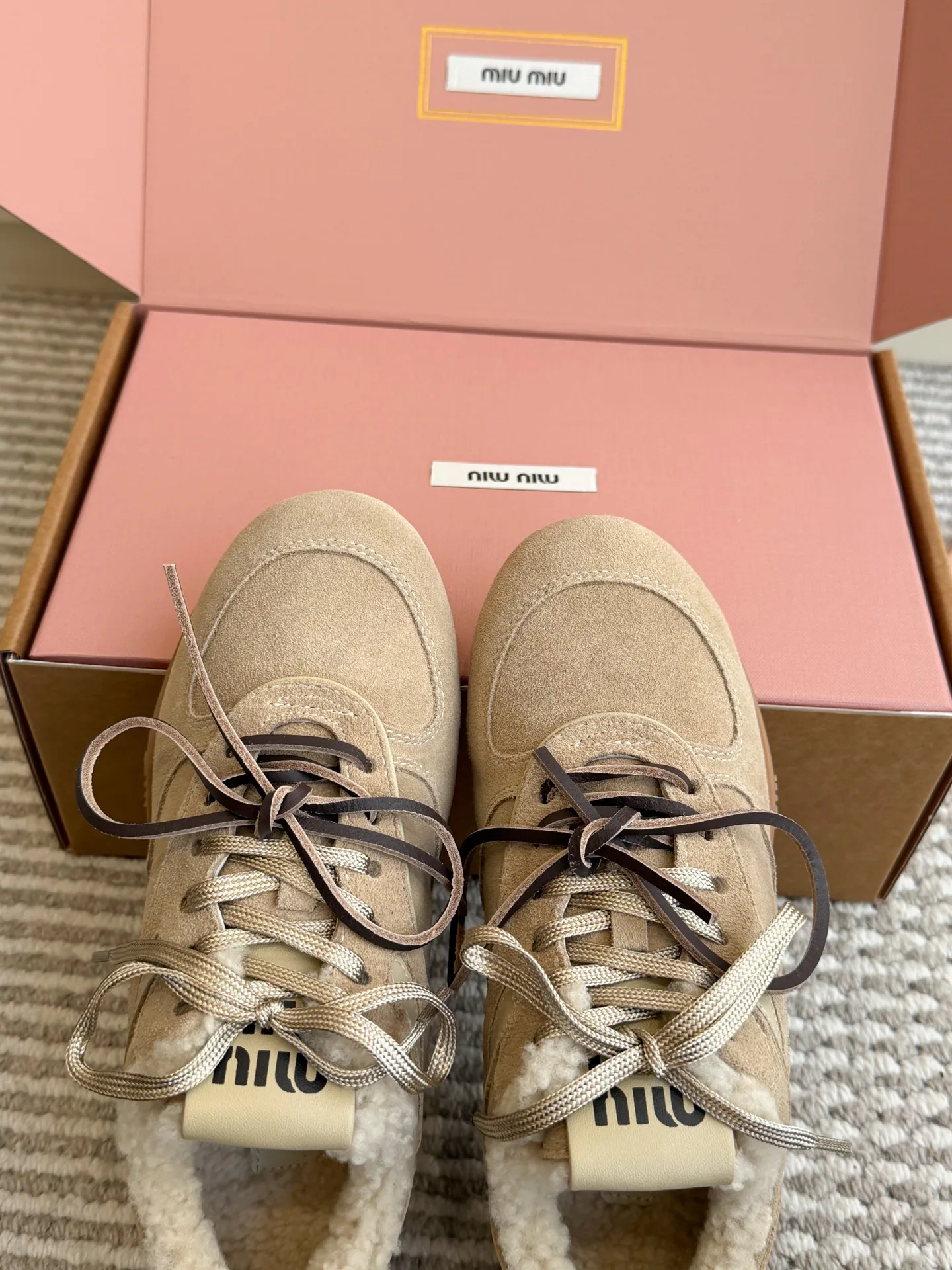 Кроссовки Женские Miu Miu 19667940