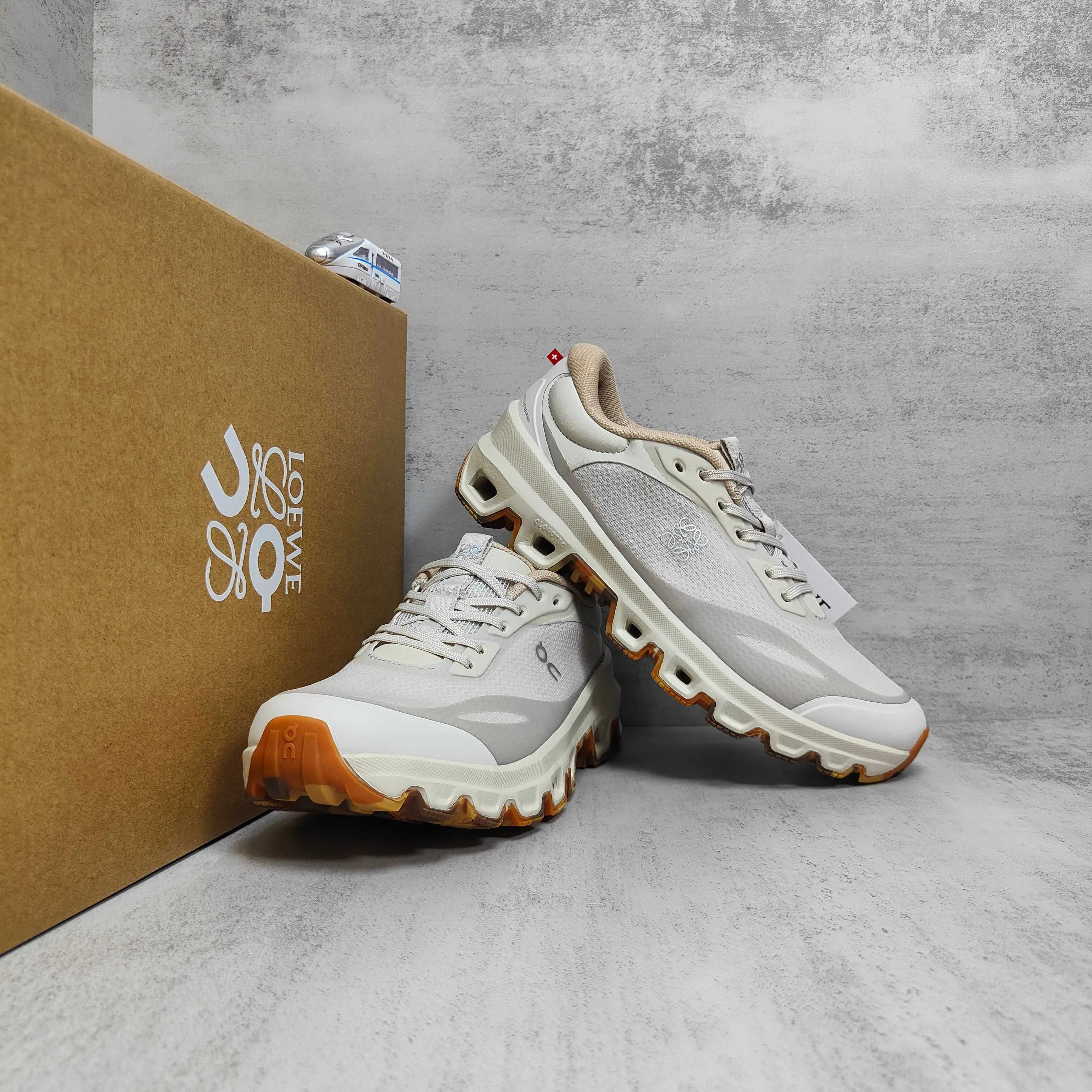 Кроссовки Женские Loewe 108335