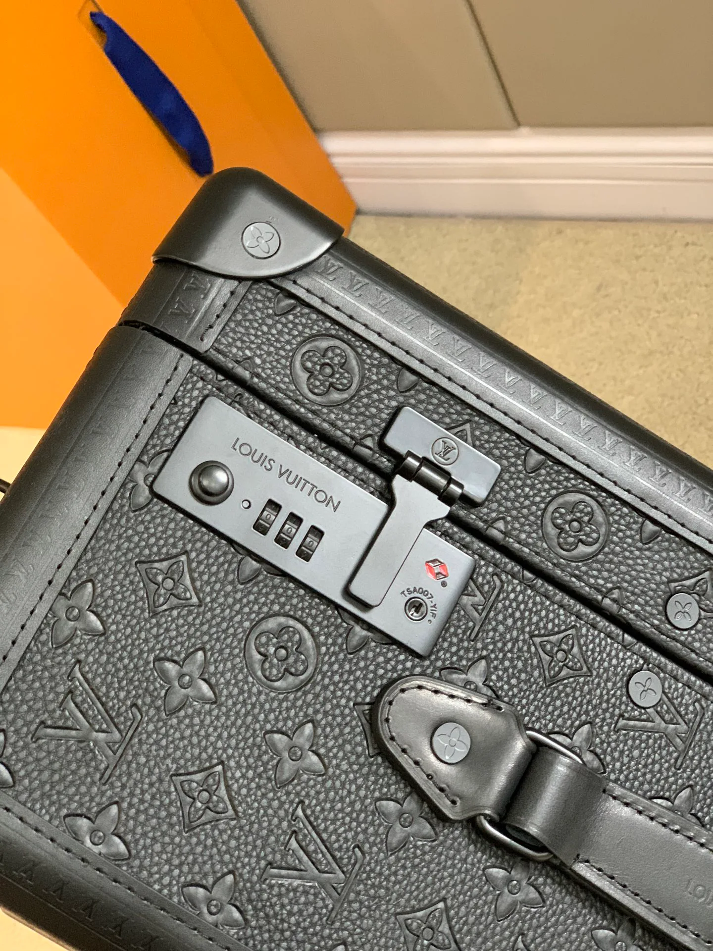 Чемоданы Louis Vuitton 14253213