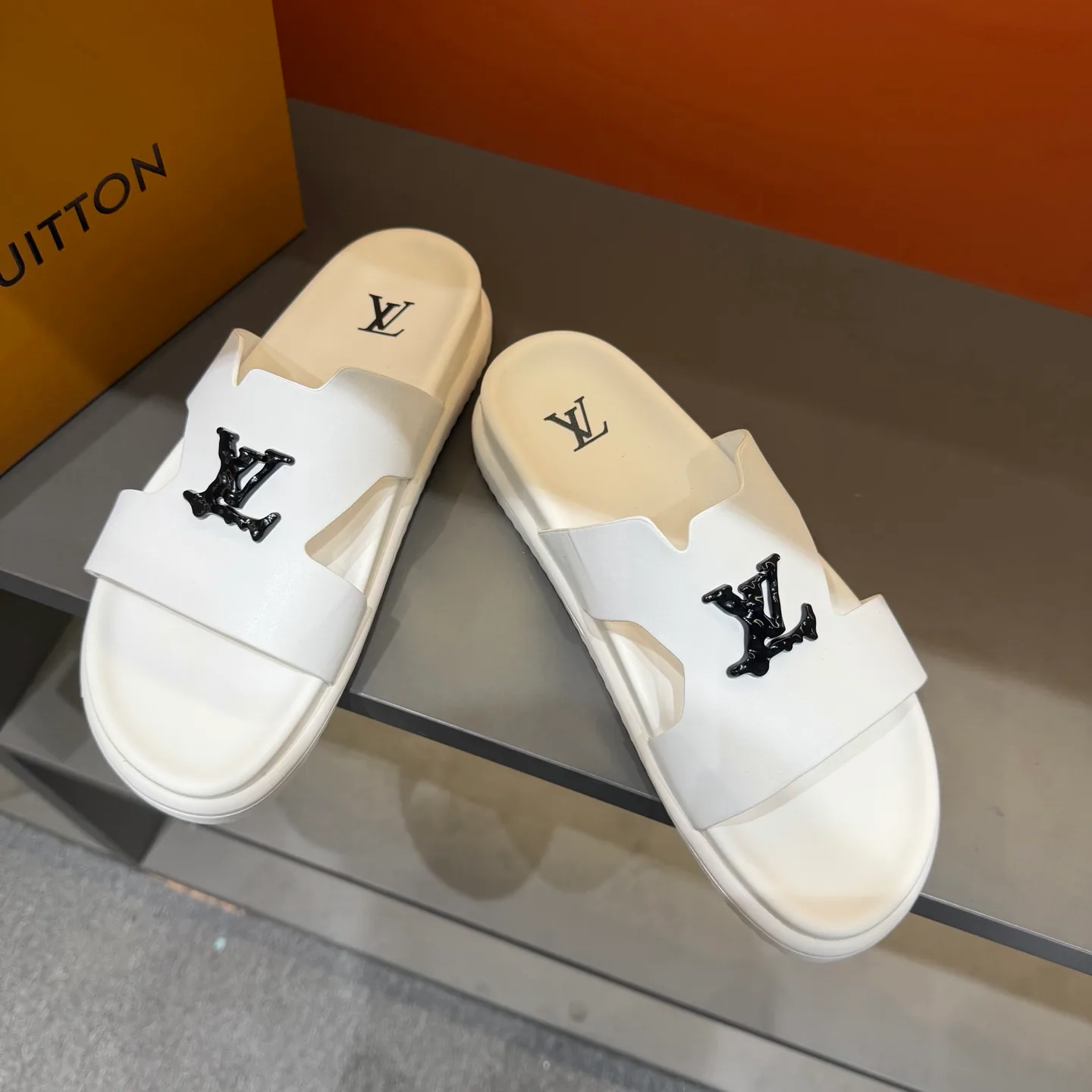 Сандалии Женские Louis Vuitton 9737091