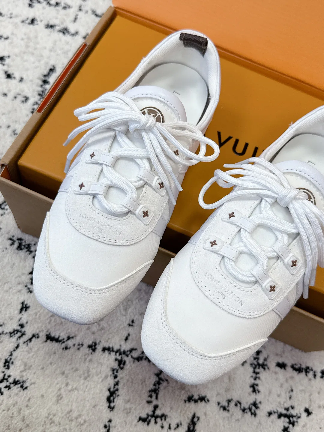 Кроссовки Женские Louis Vuitton 1752774