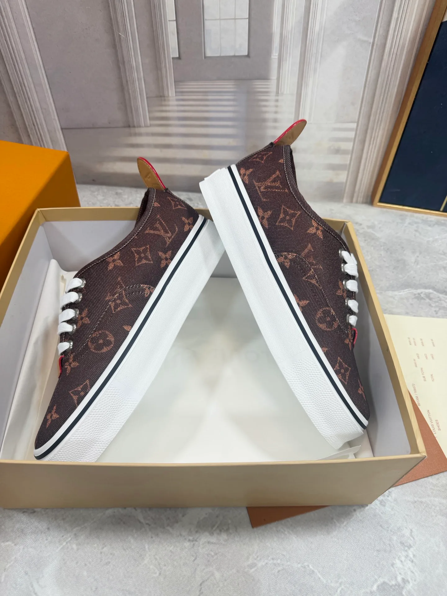 Кроссовки Мужские Louis Vuitton 18190082