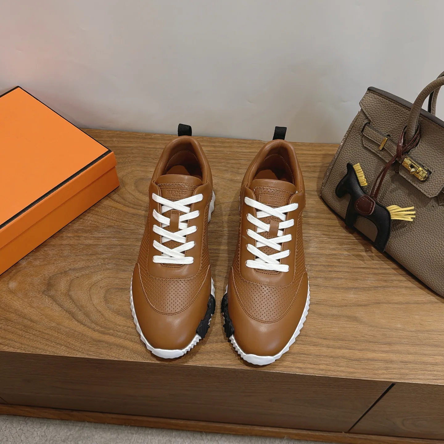 Кроссовки Женские Hermes 18729731