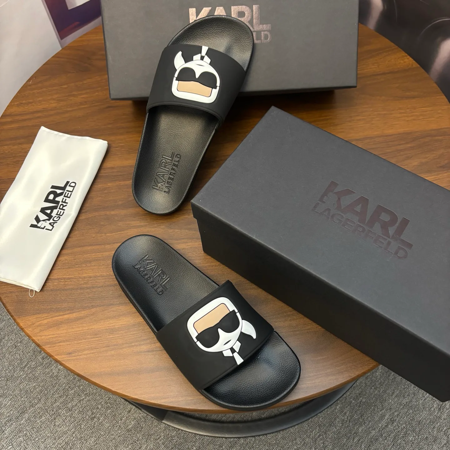 Шлепанцы Женские Karl Lagerfeld 10662657