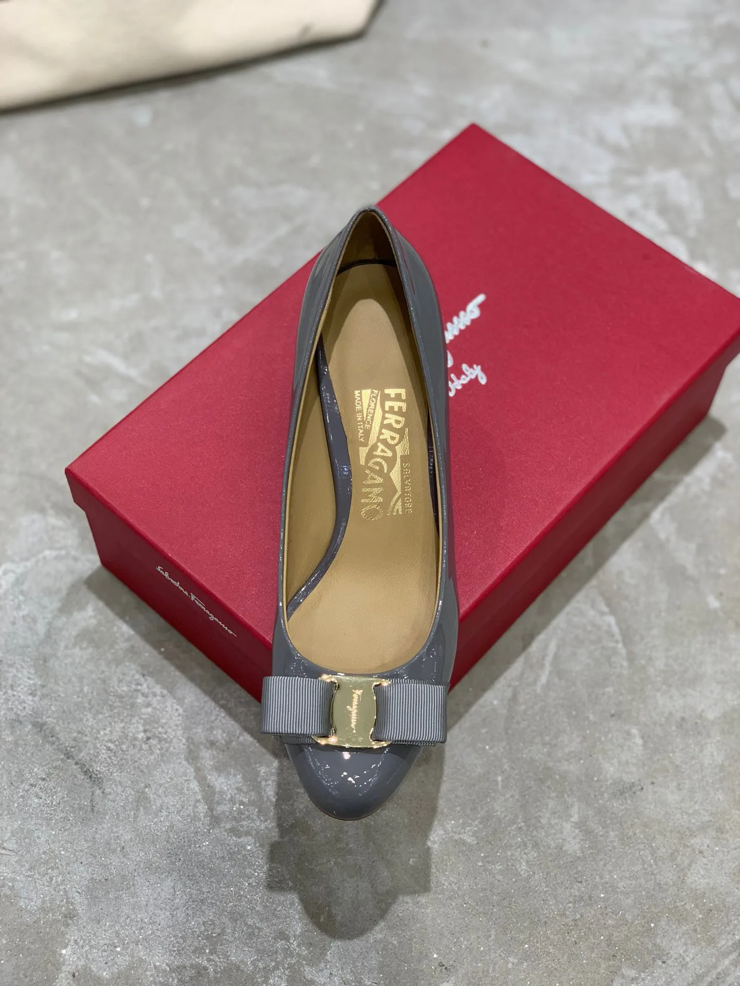 Туфли Женские Salvatore Ferragamo 18340720