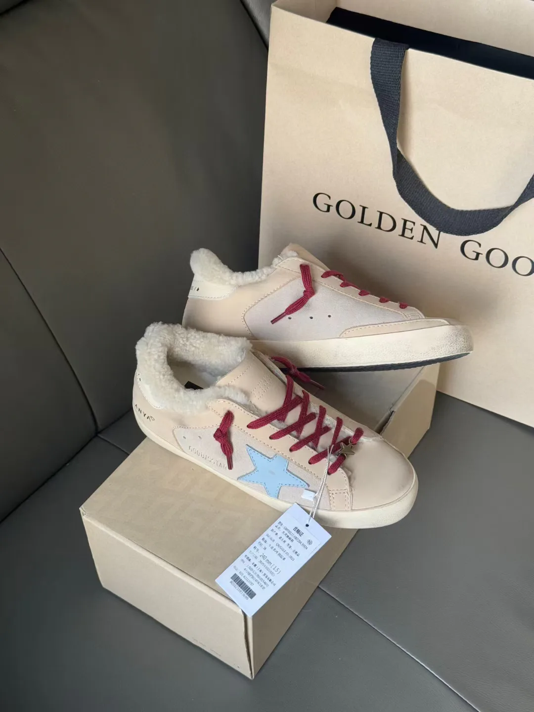 Кроссовки Женские Golden Goose 19193659