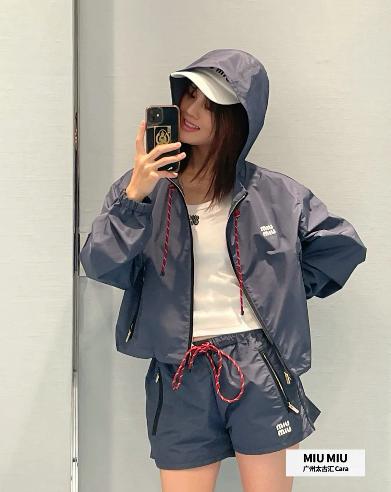 Куртки И Пуховики Женские Miu Miu 30003