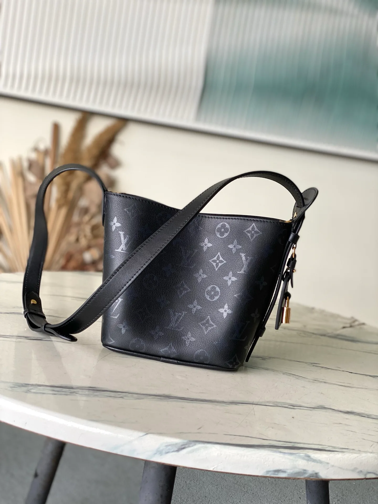 Классические Сумки Женские Louis Vuitton 18240363