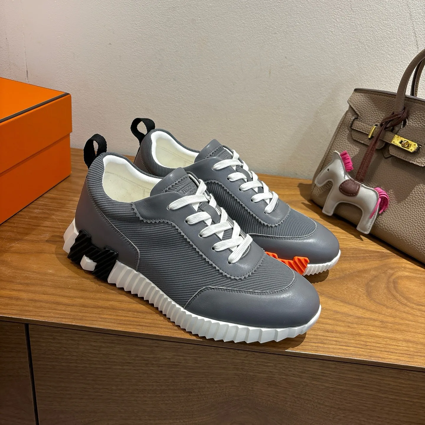 Кроссовки Женские Hermes 18729611