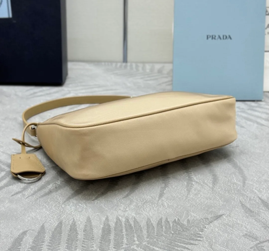 Сумки На Ремне Женские Prada 11682044