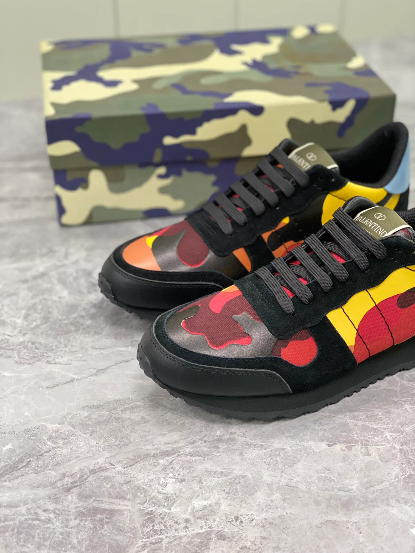 Кроссовки Женские Valentino 10736451