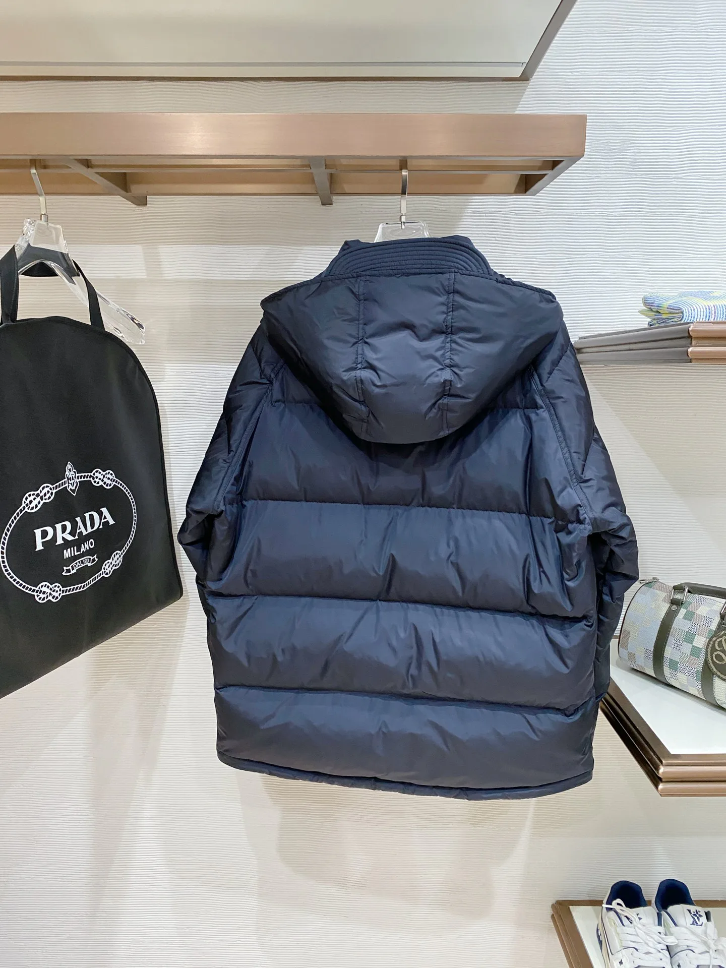 Куртки И Пуховики Мужские Prada 17930666