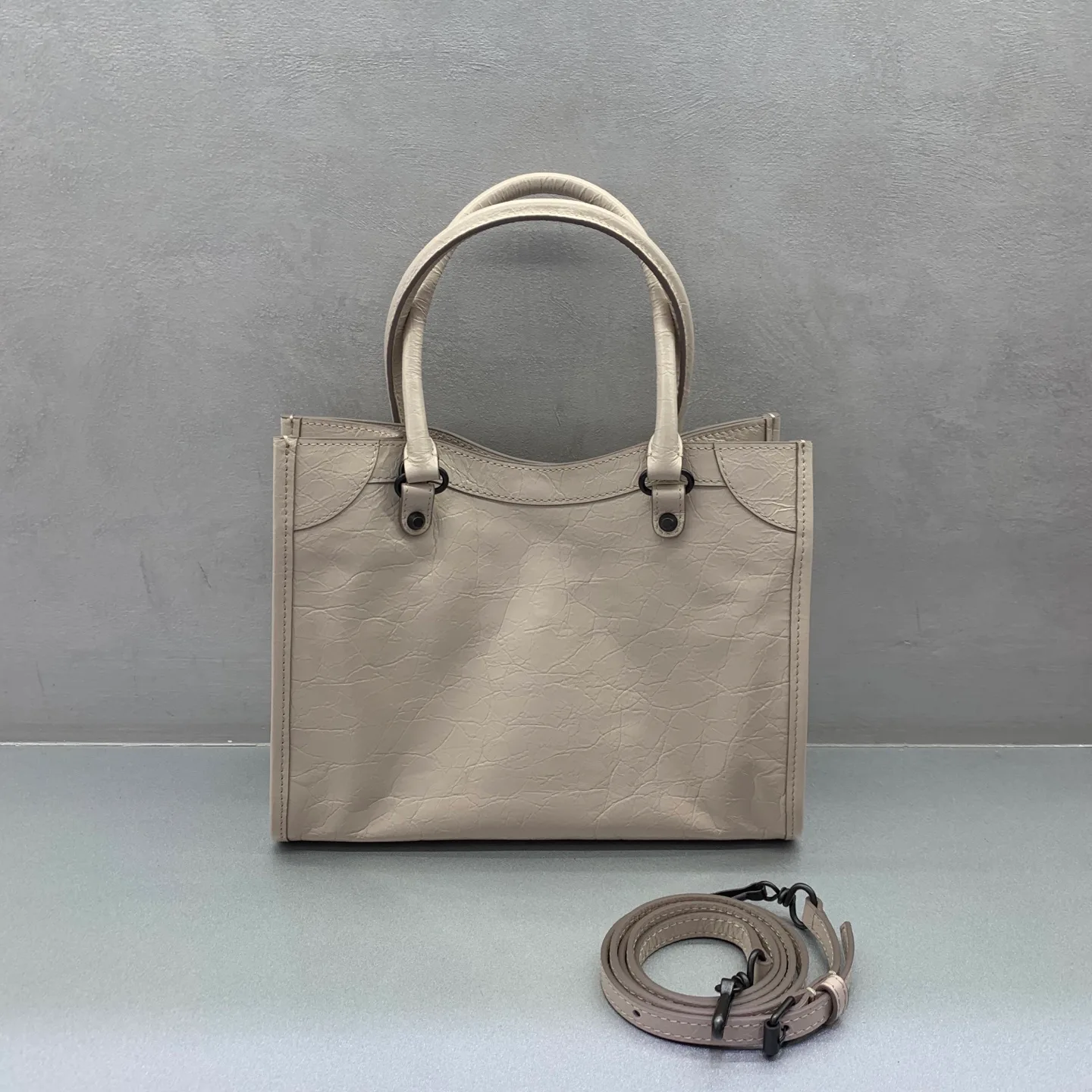 Классические Сумки Женские Balenciaga 12774251