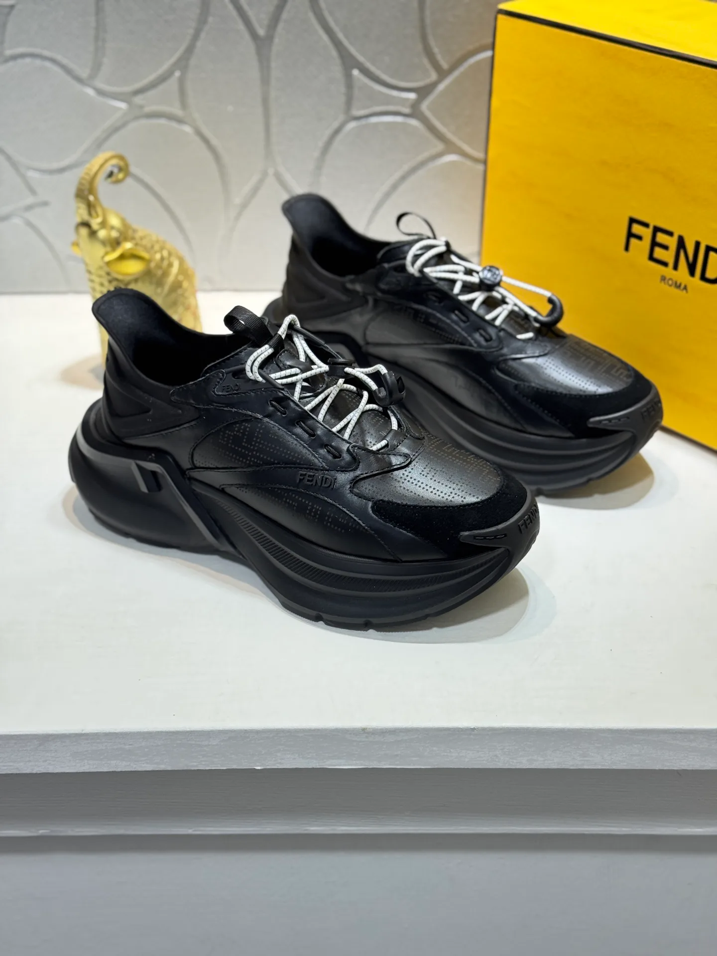 Кроссовки Мужские Fendi 17961824