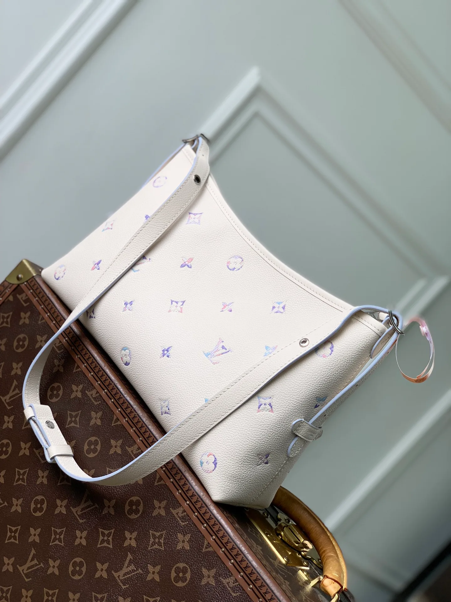 Классические Сумки Женские Louis Vuitton 18147487
