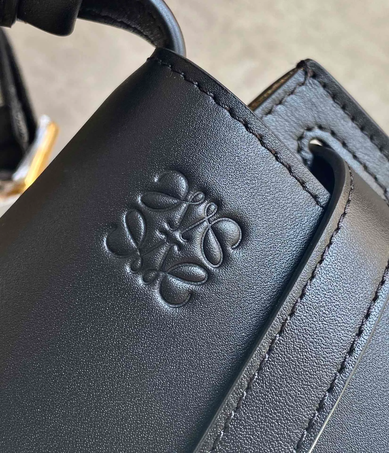 Сумки На Ремне Женские Loewe 11402876