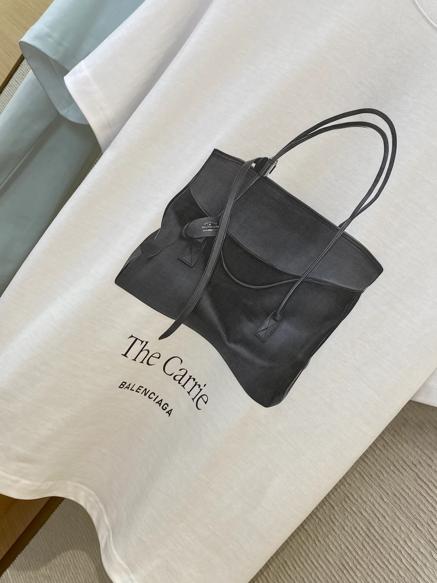 Футболки Женские Balenciaga Футболки Женские Balenciaga