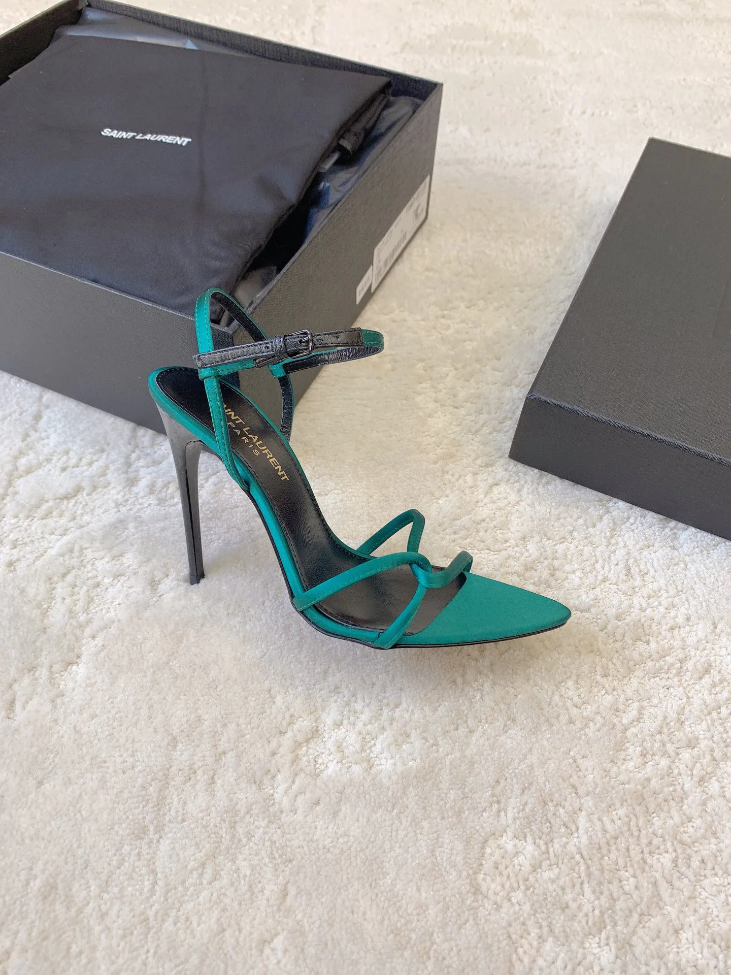 Босоножки Женские Saint Laurent 4348526