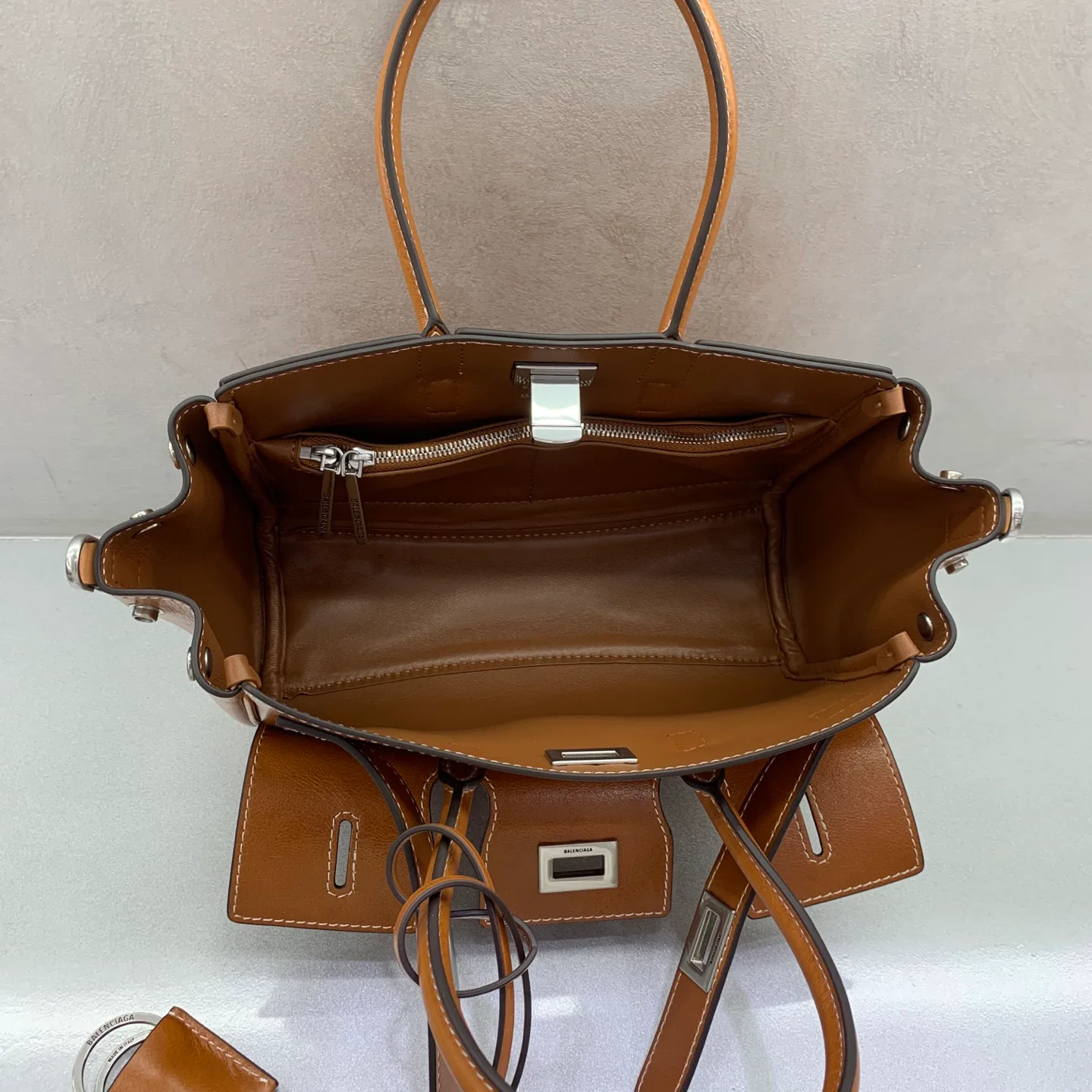 Классические Сумки Женские Balenciaga 17234035