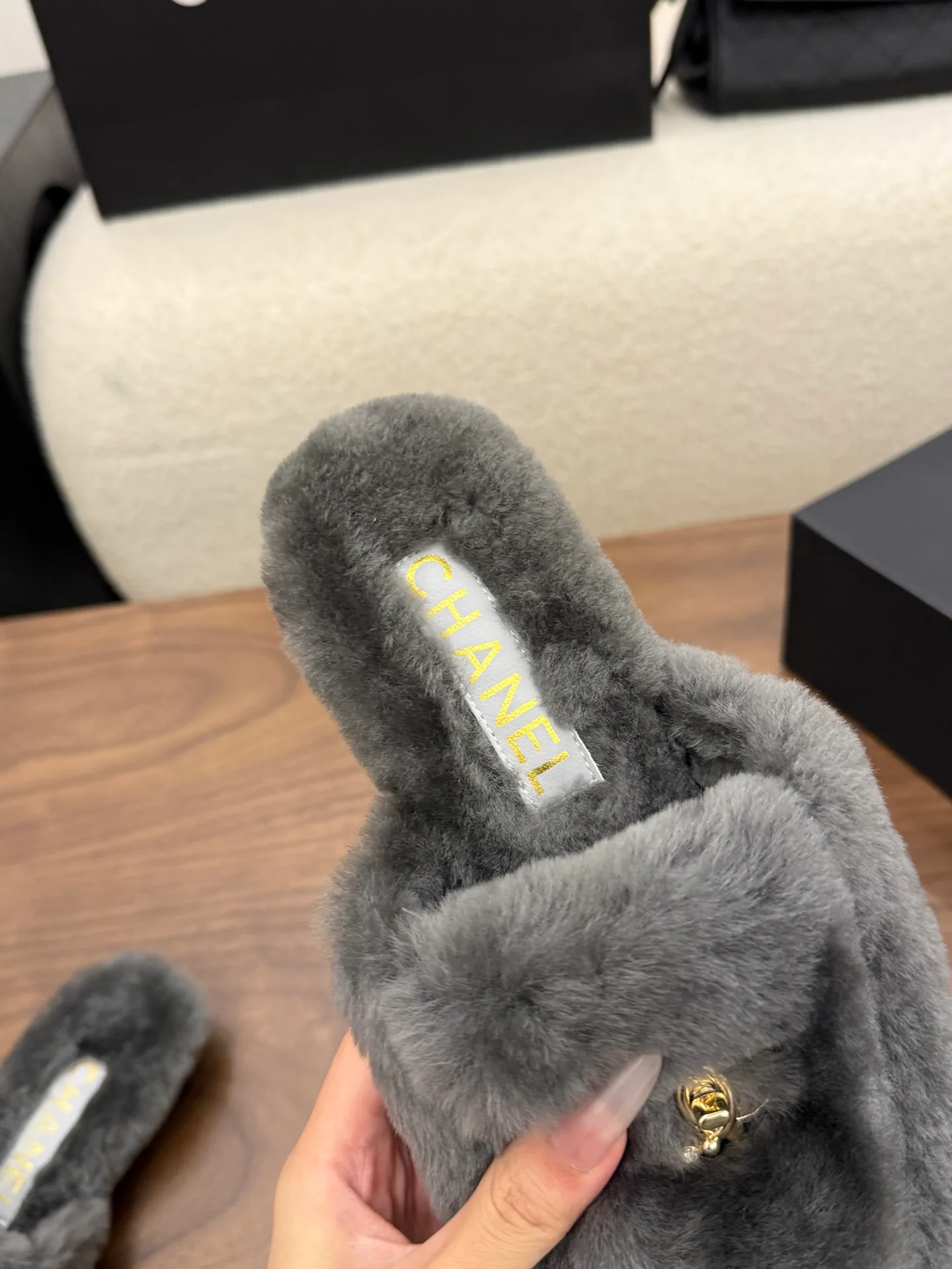 Тапочки Женские Chanel 18223680