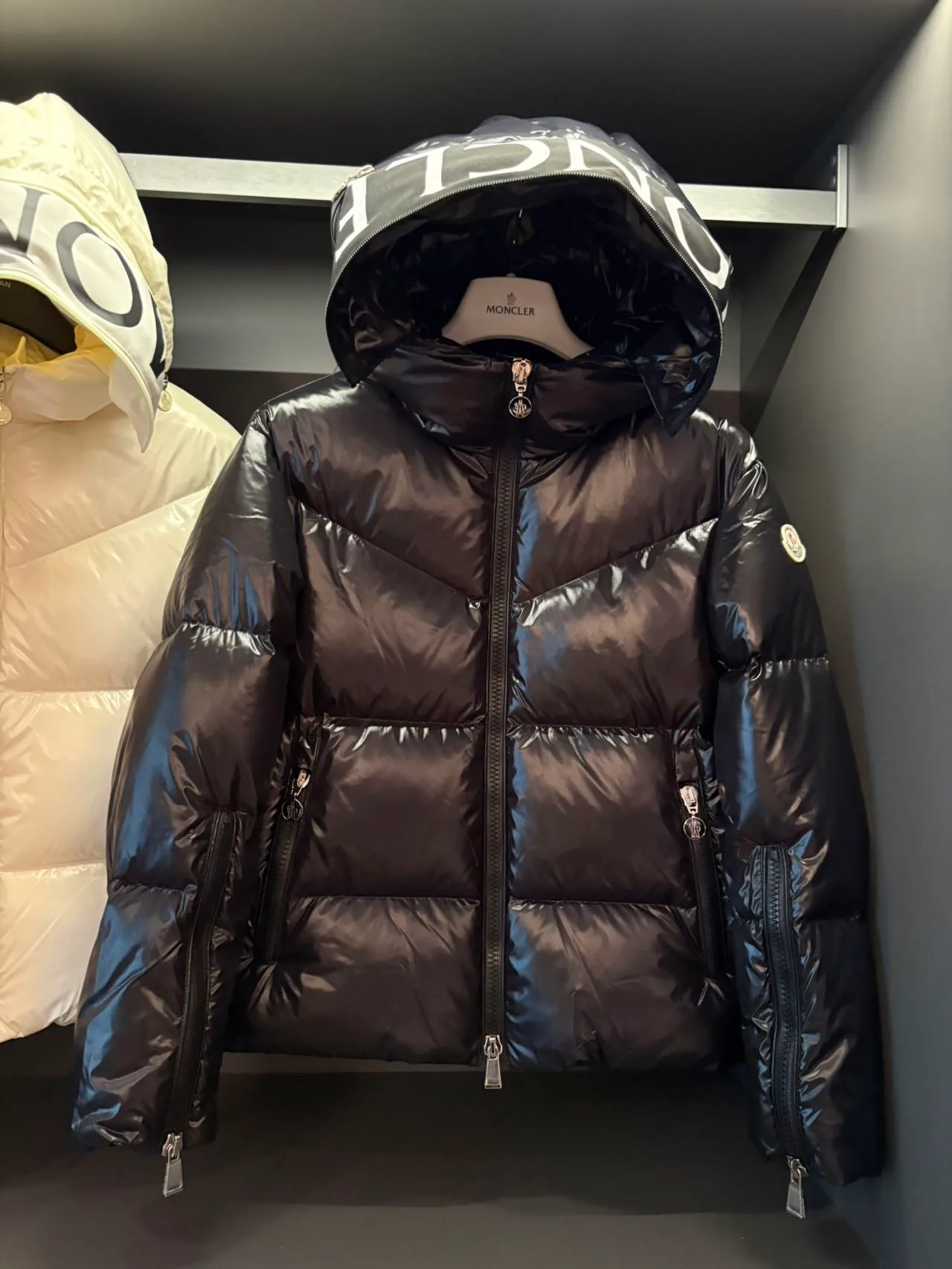 Куртки И Пуховики Мужские Moncler 17394947