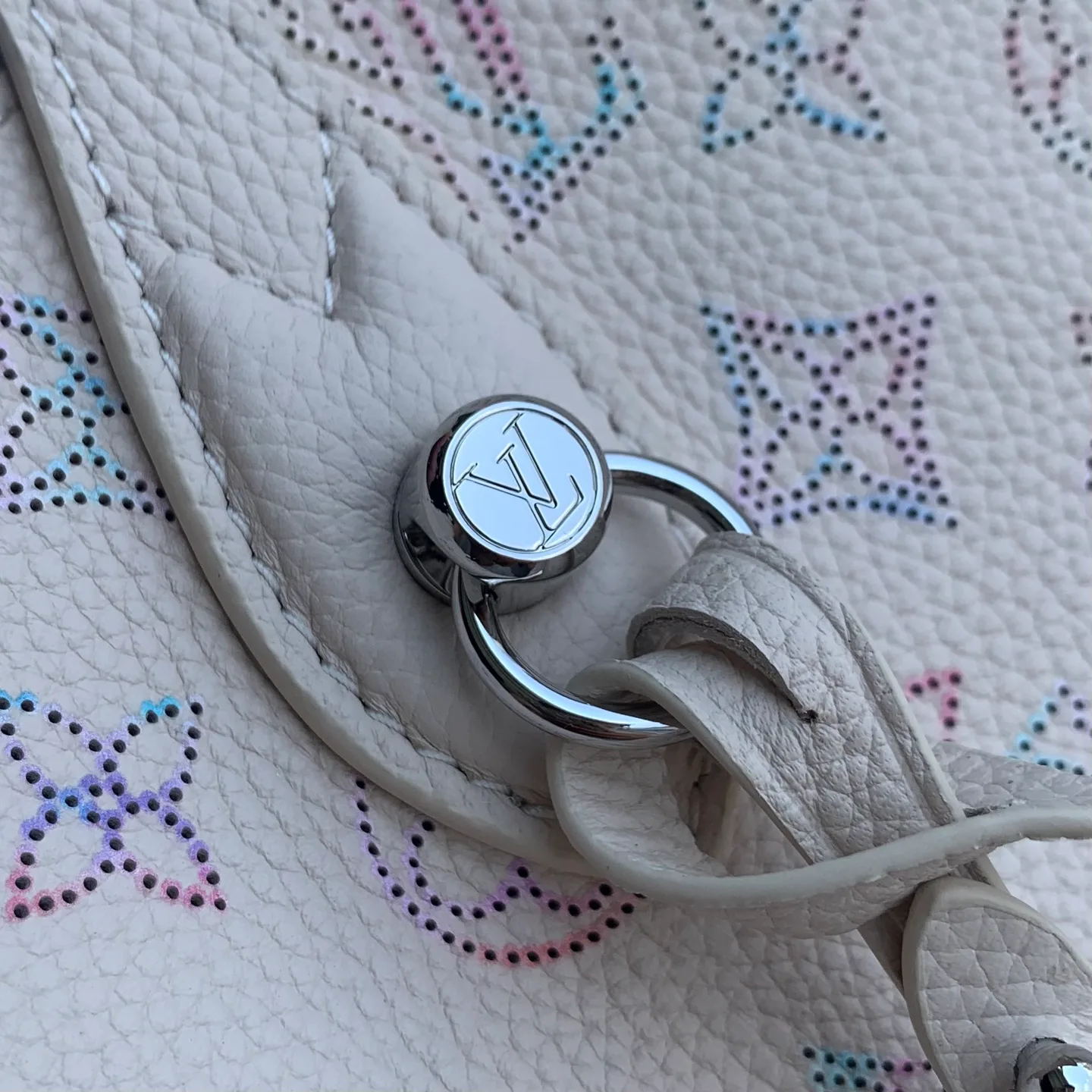 Классические Сумки Женские Louis Vuitton 18147477